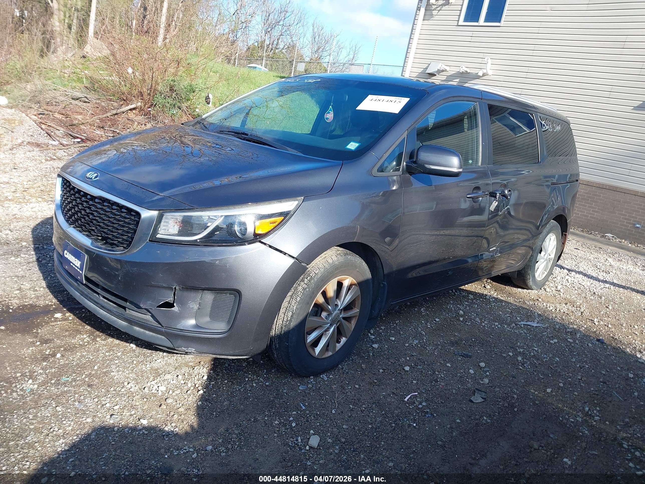 KIA SEDONA image 2