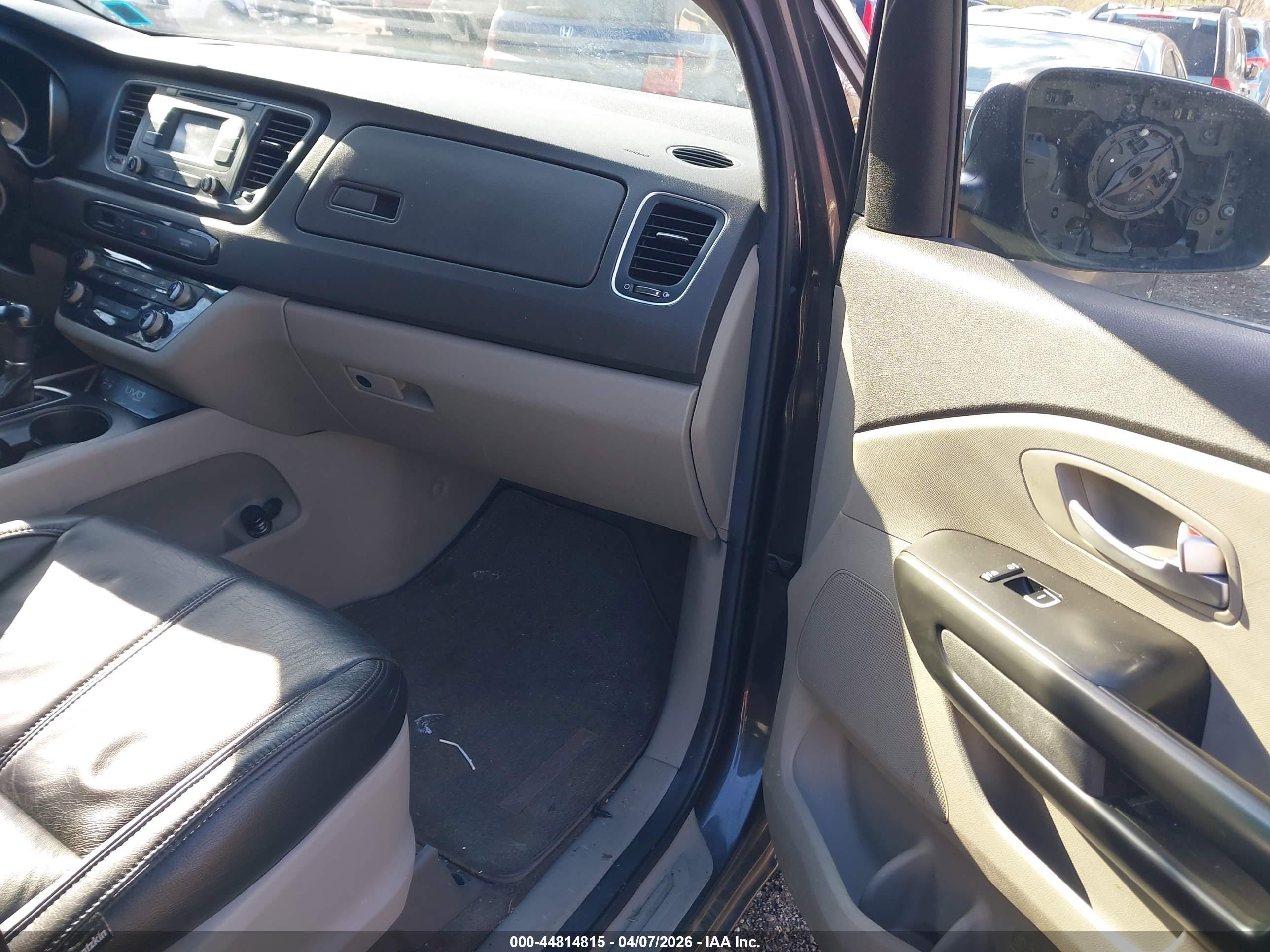 KIA SEDONA image 5