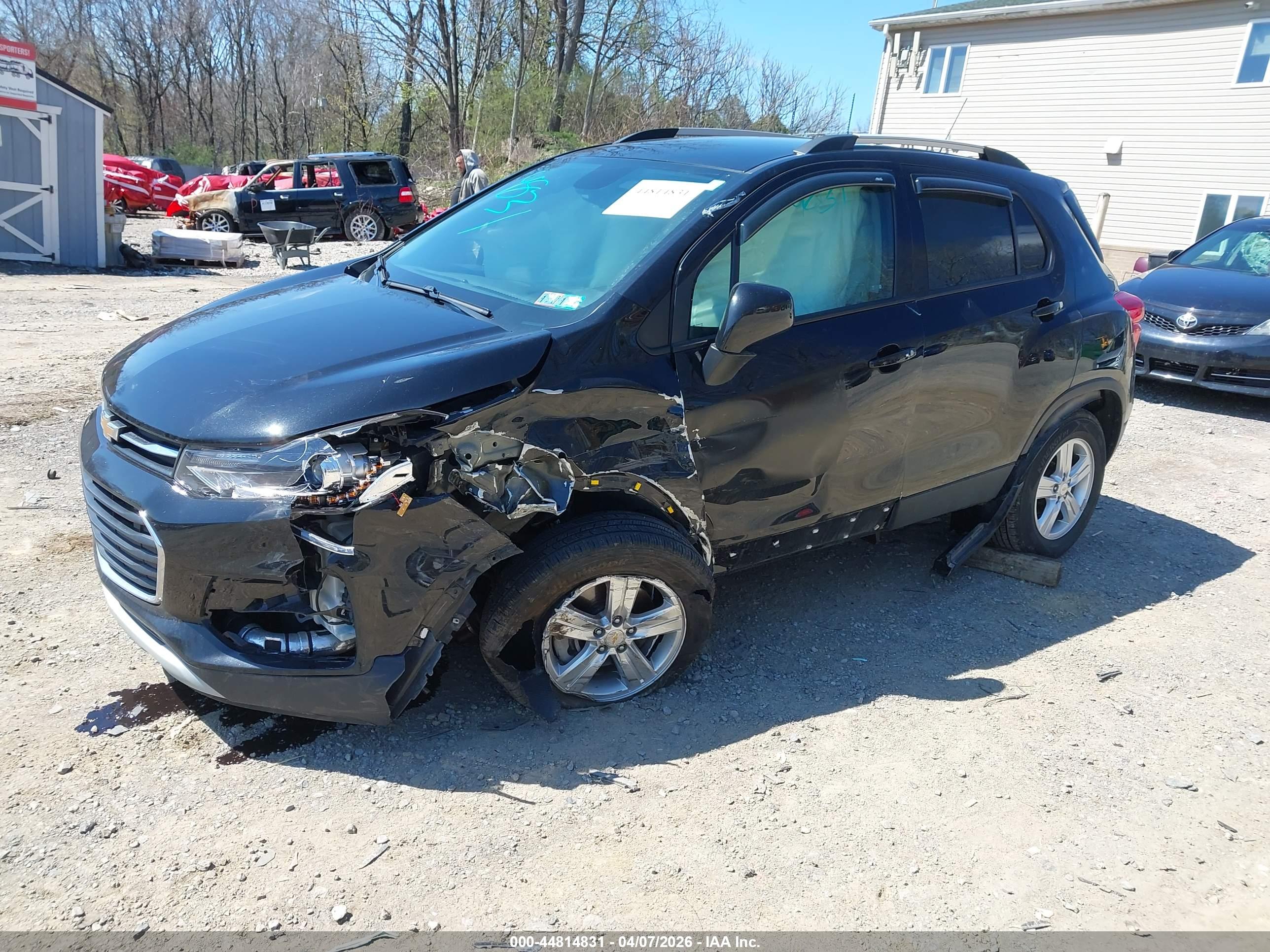 CHEVROLET TRAX image 2