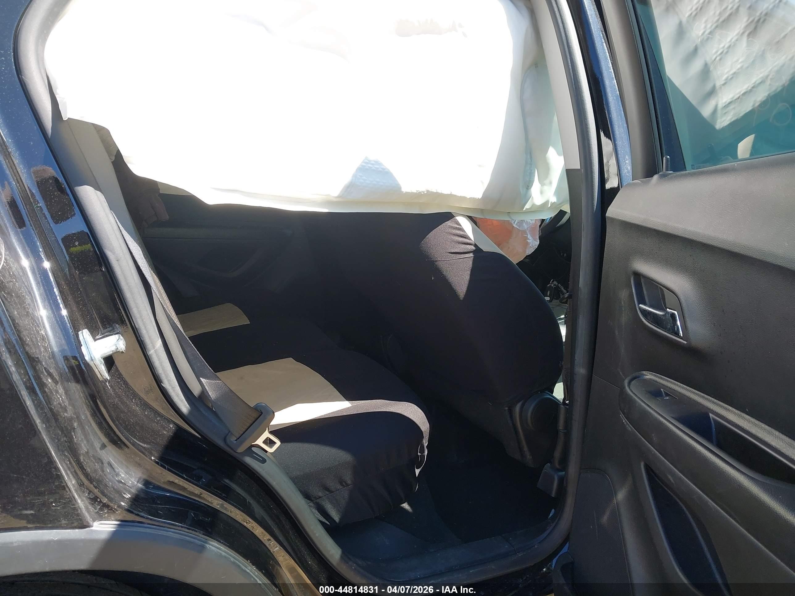 CHEVROLET TRAX image 8