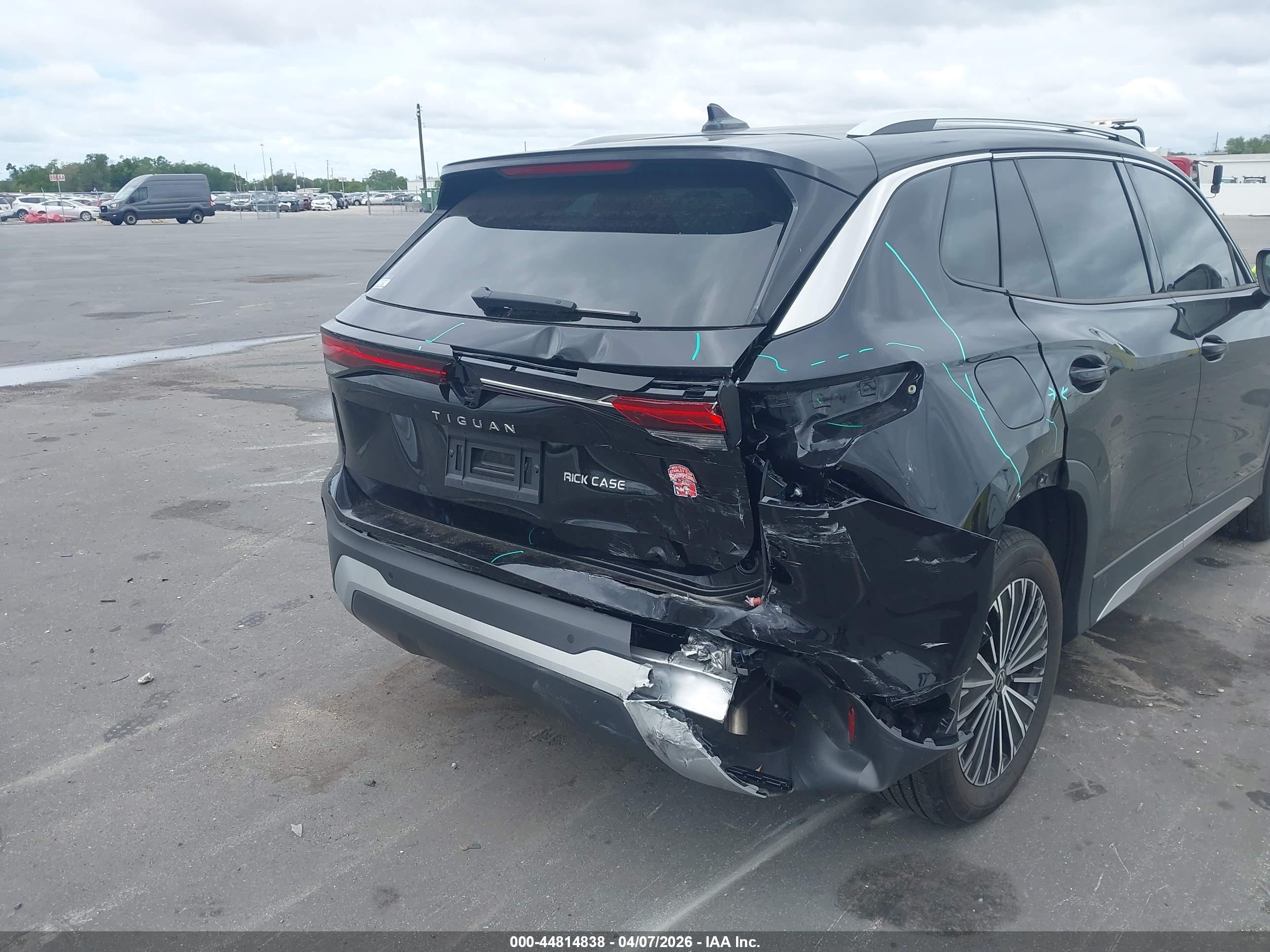 VOLKSWAGEN TIGUAN image 6