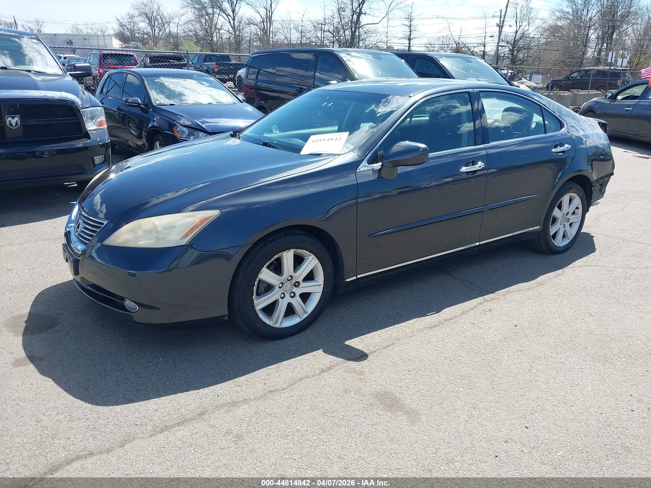 LEXUS ES image 2