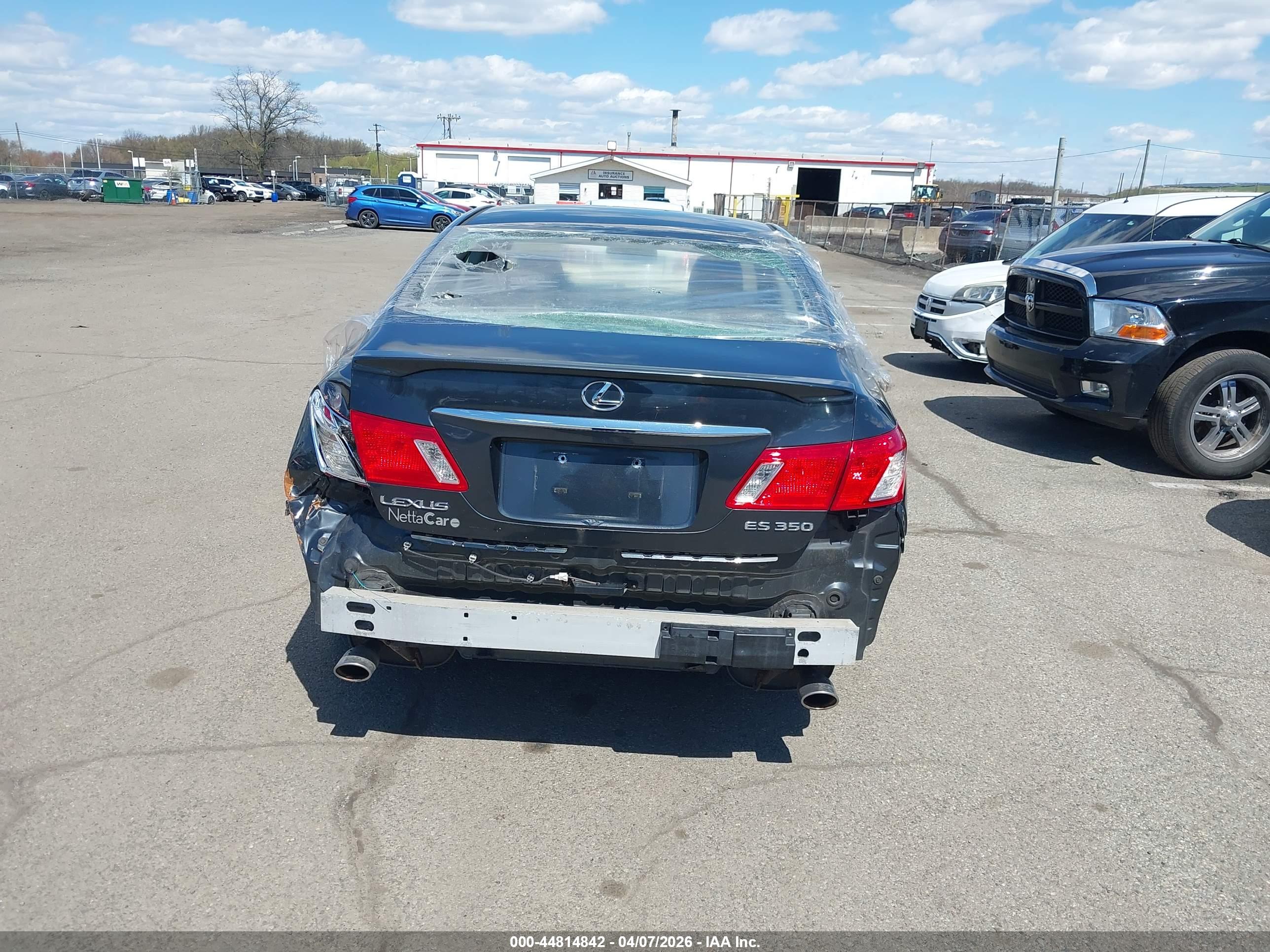 LEXUS ES image 6