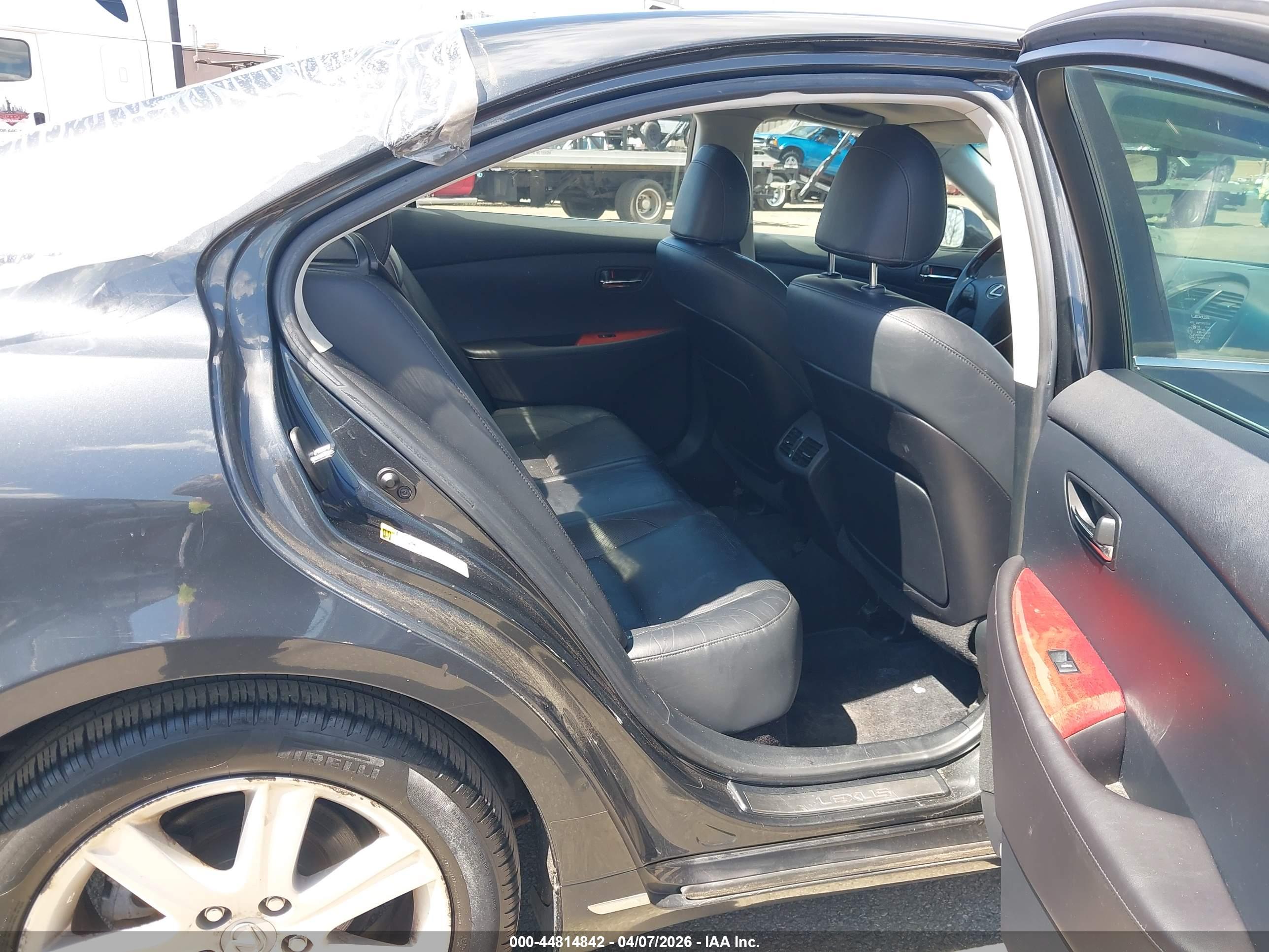 LEXUS ES image 8
