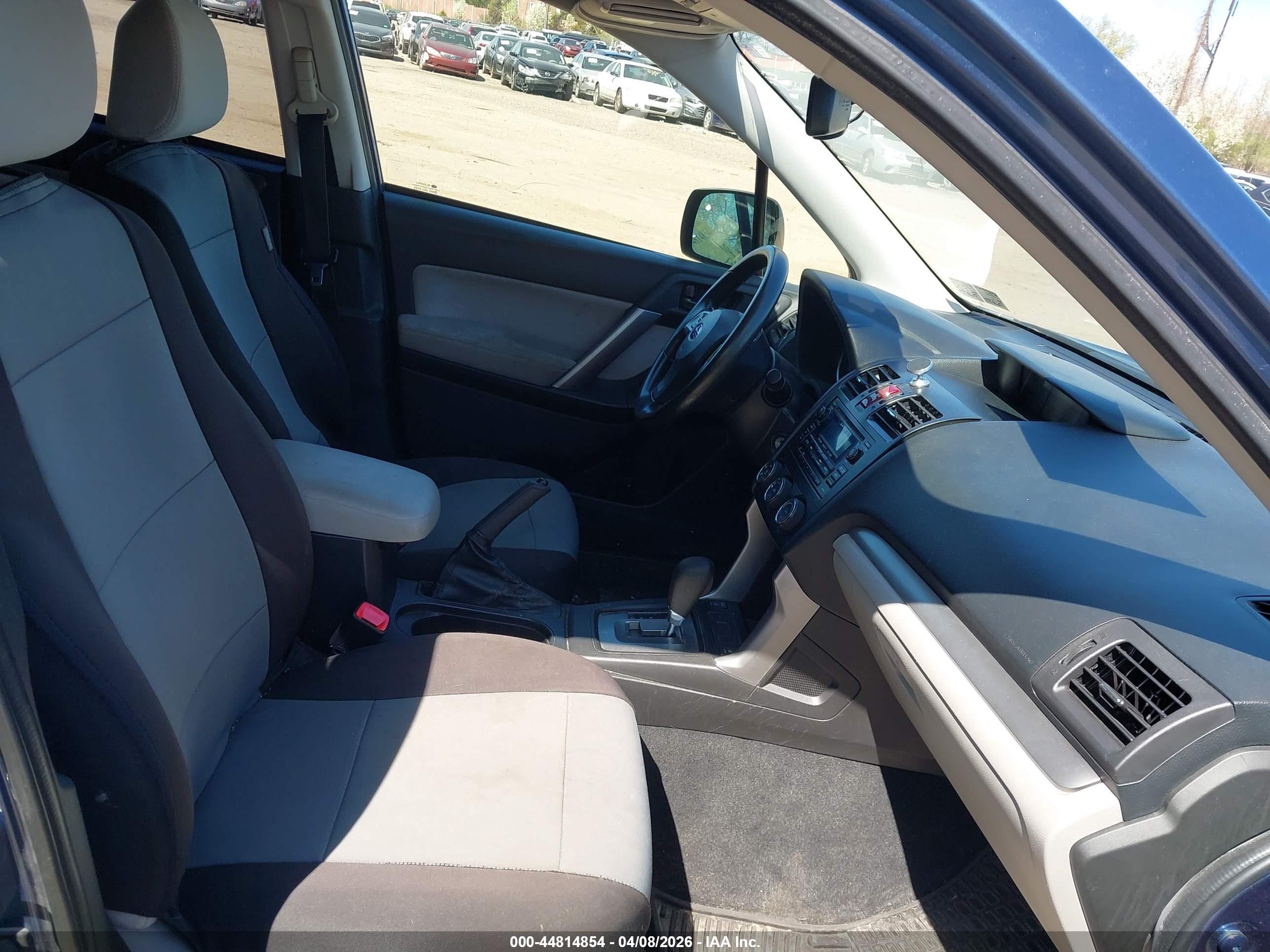SUBARU FORESTER image 5