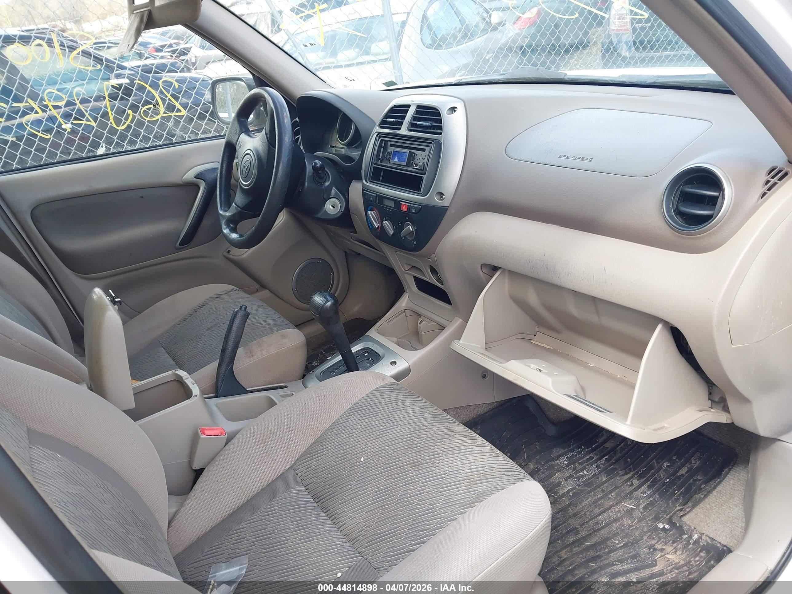 TOYOTA RAV4 image 5