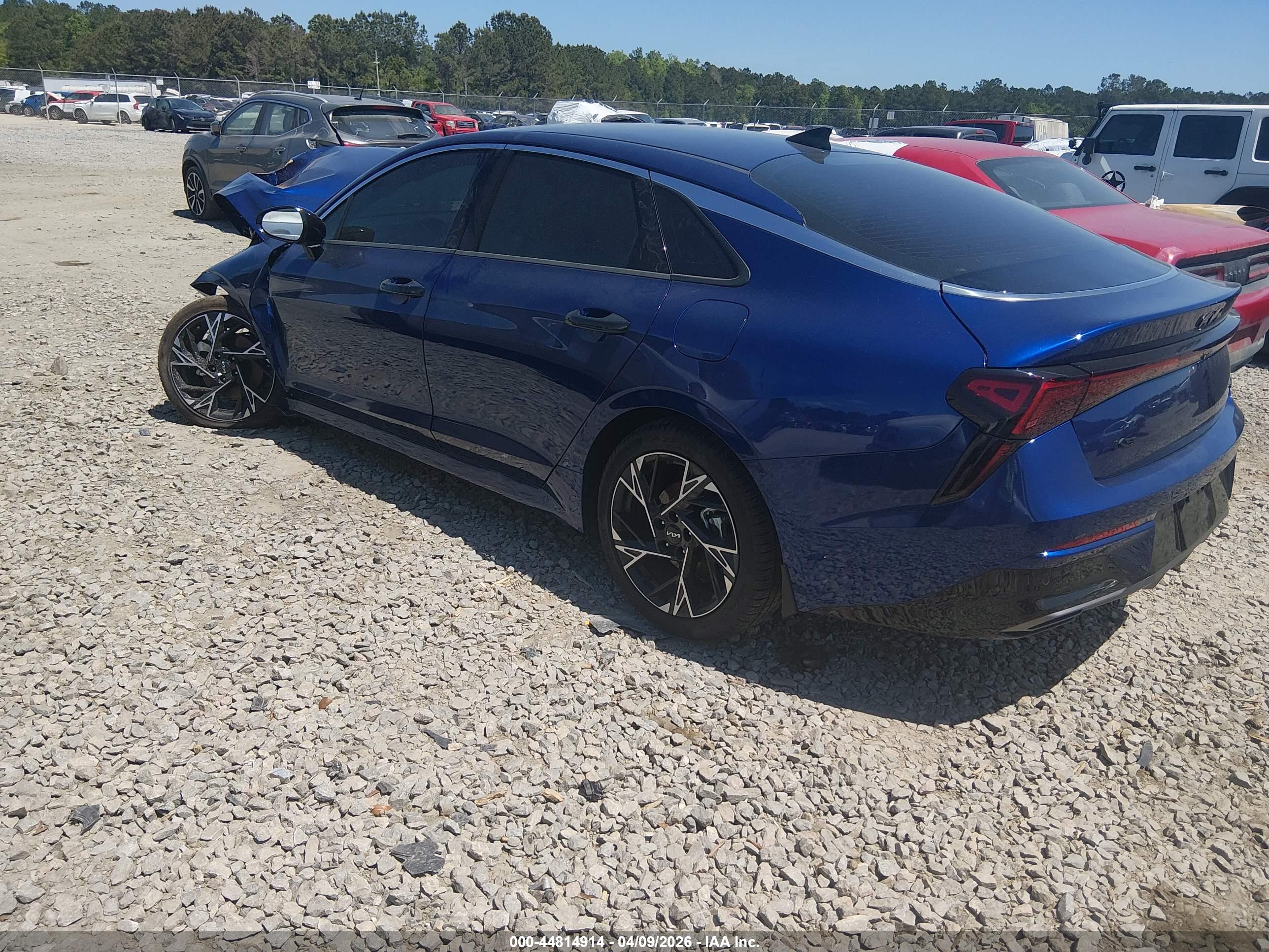 KIA K5 image 3