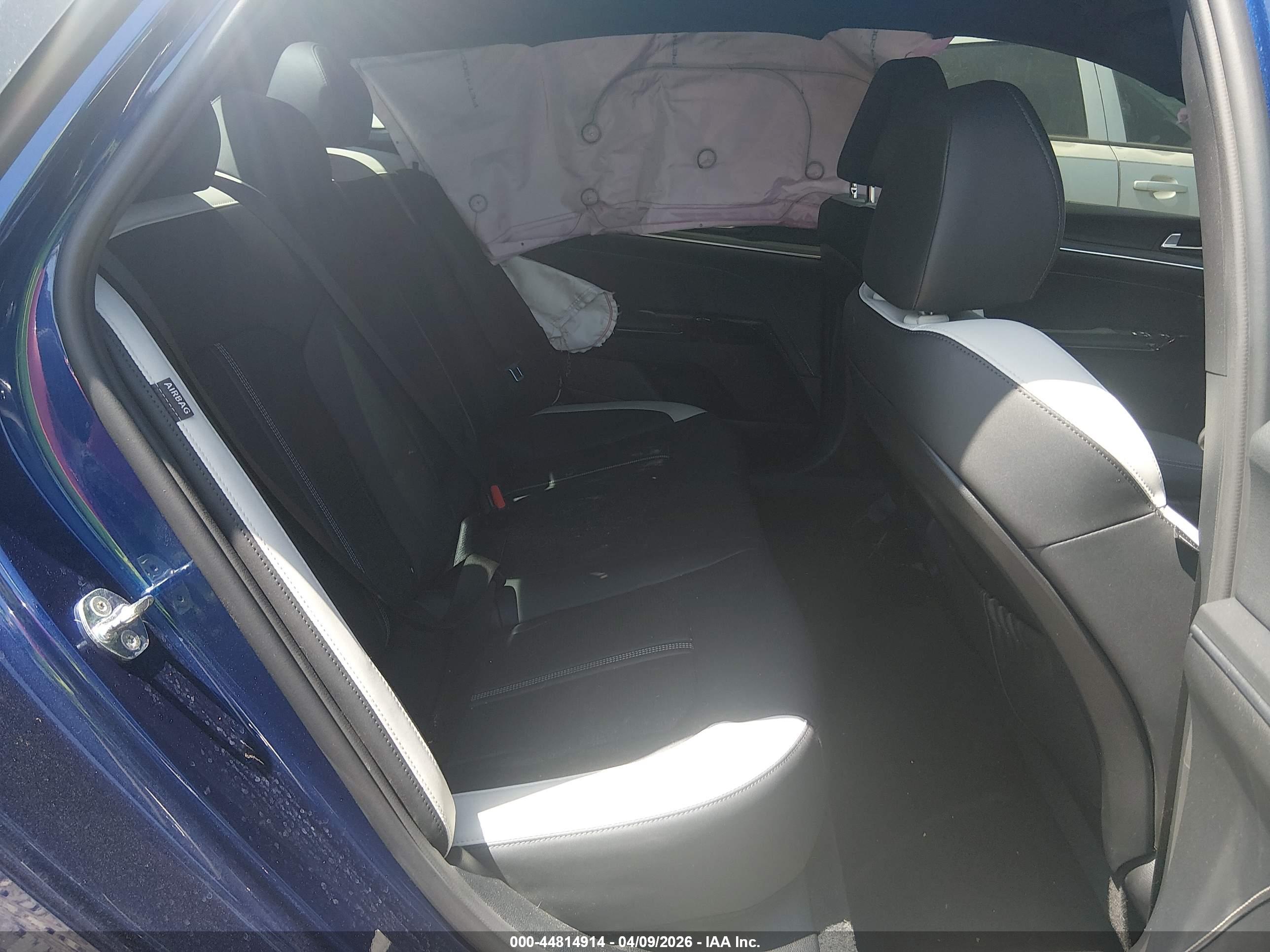 KIA K5 image 8