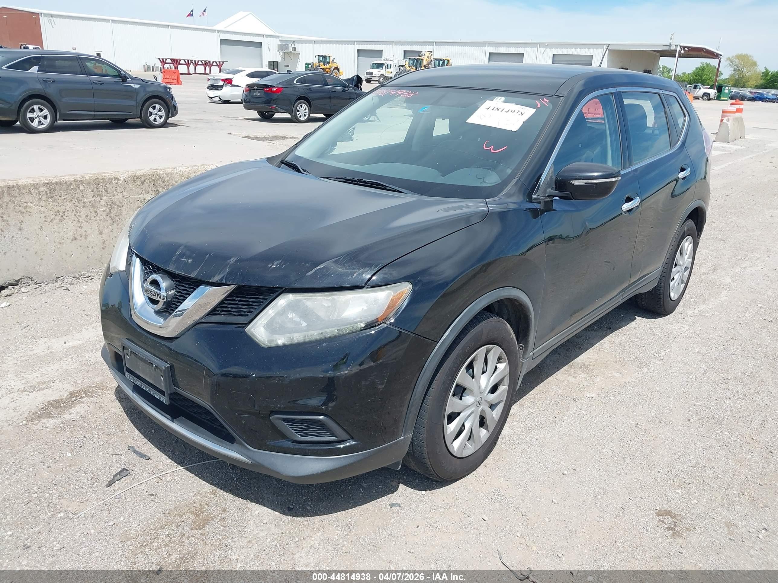 NISSAN ROGUE image 2