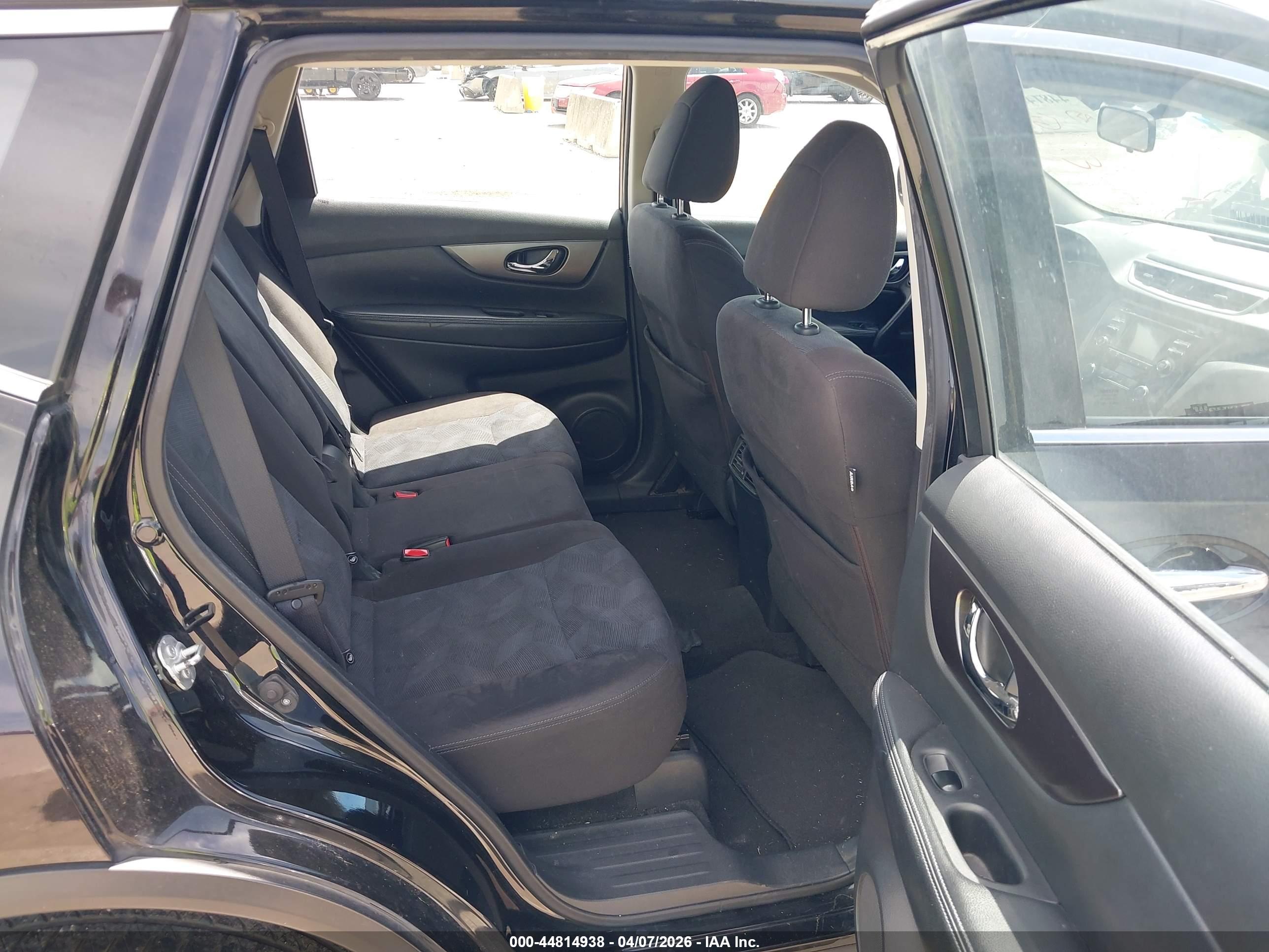 NISSAN ROGUE image 8