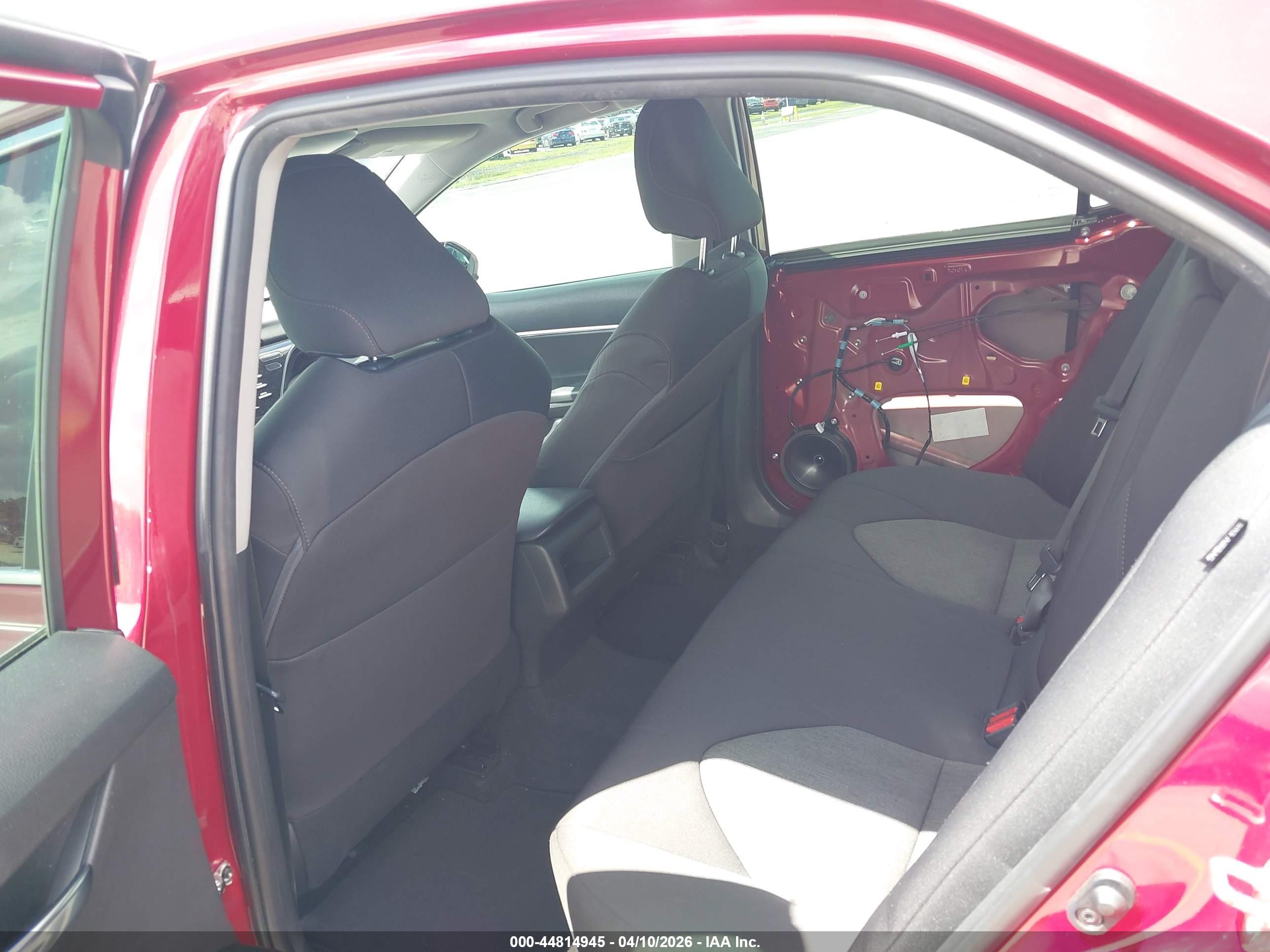 TOYOTA CAMRY image 8