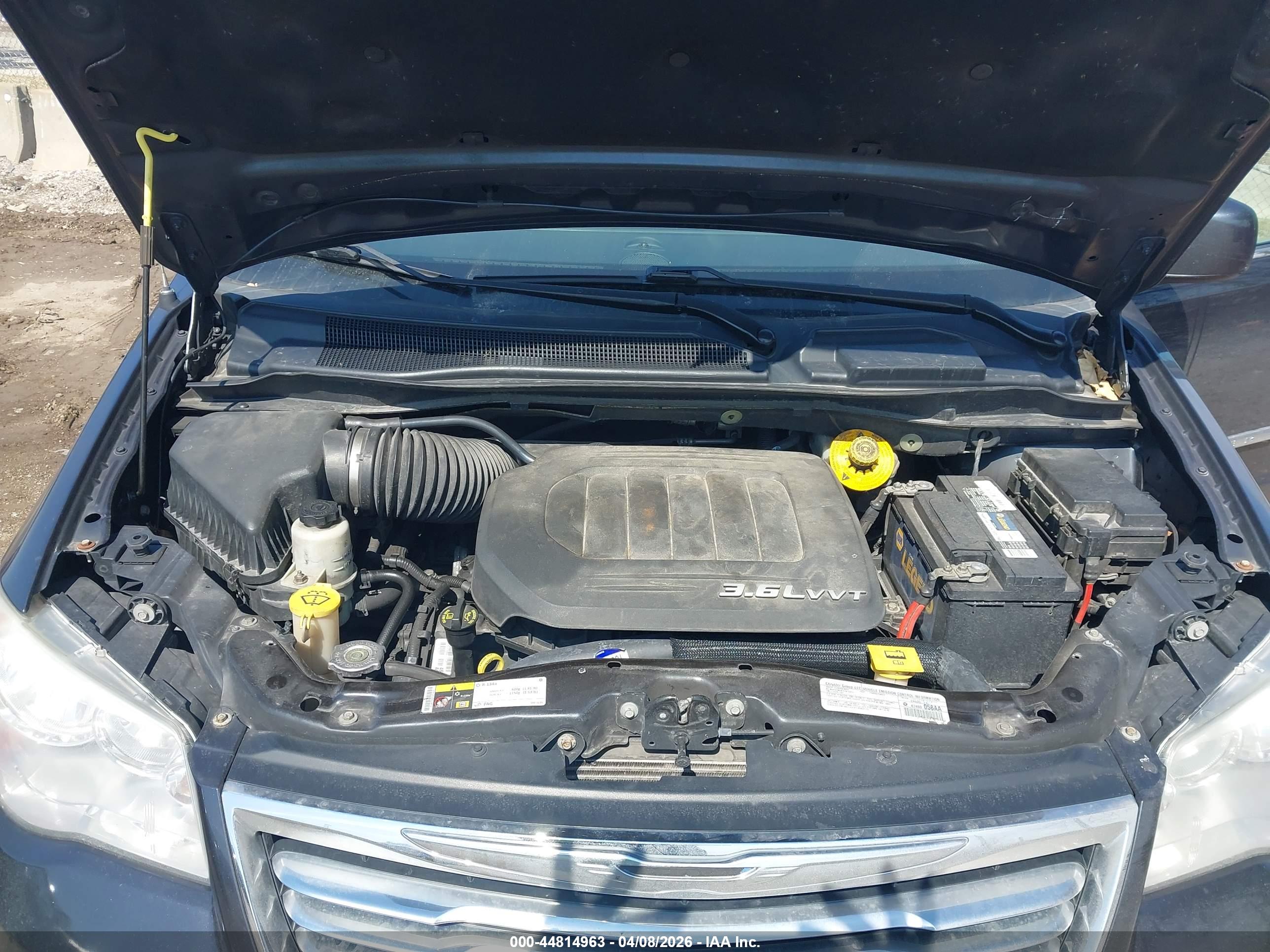 CHRYSLER TOWN image 10