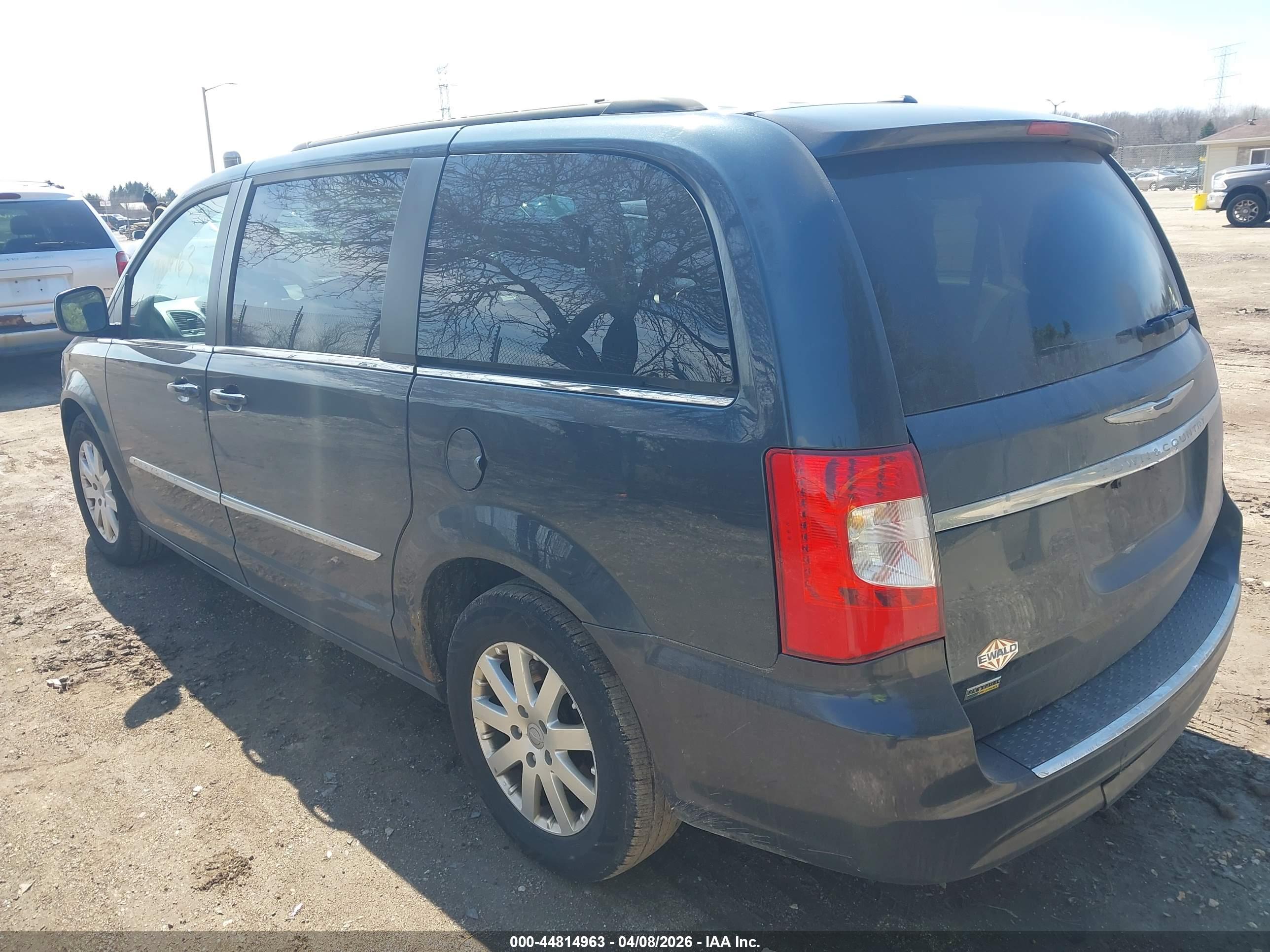CHRYSLER TOWN image 3