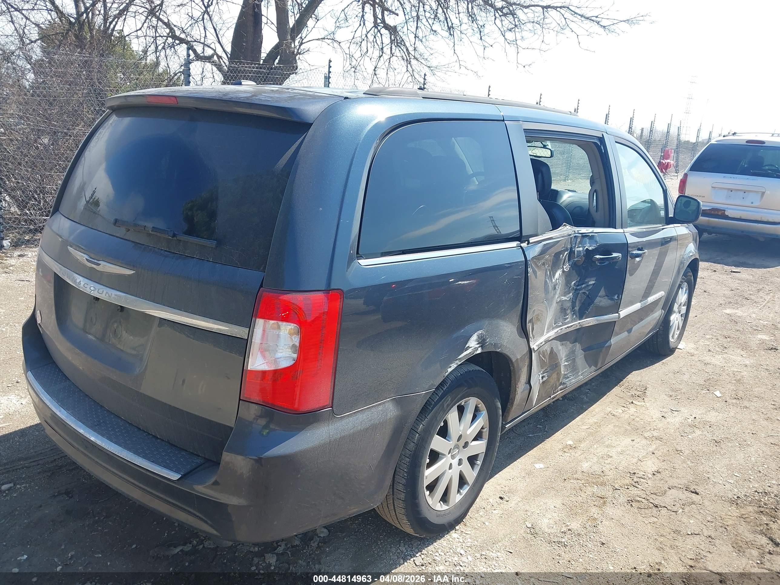 CHRYSLER TOWN image 4