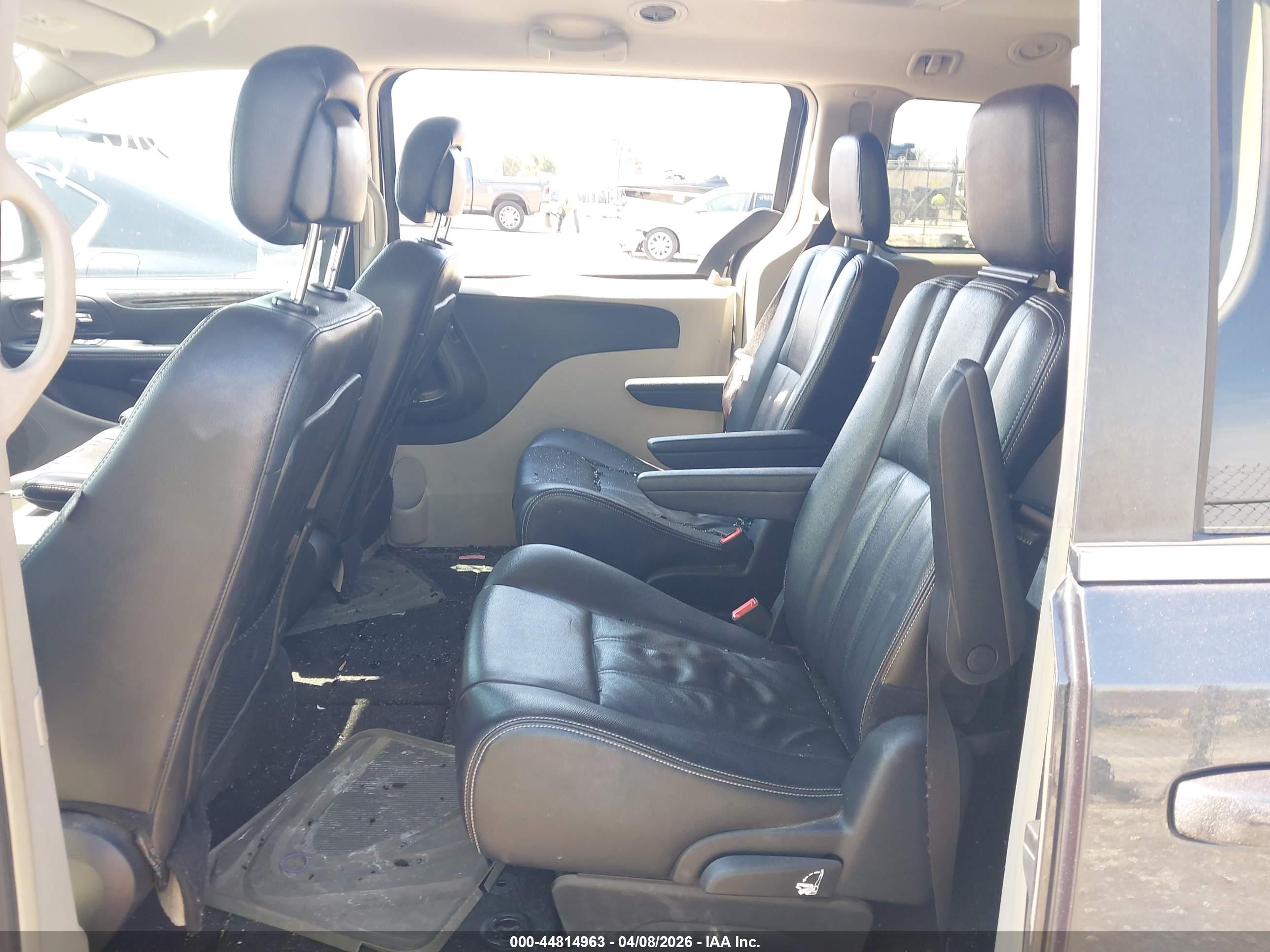CHRYSLER TOWN image 8