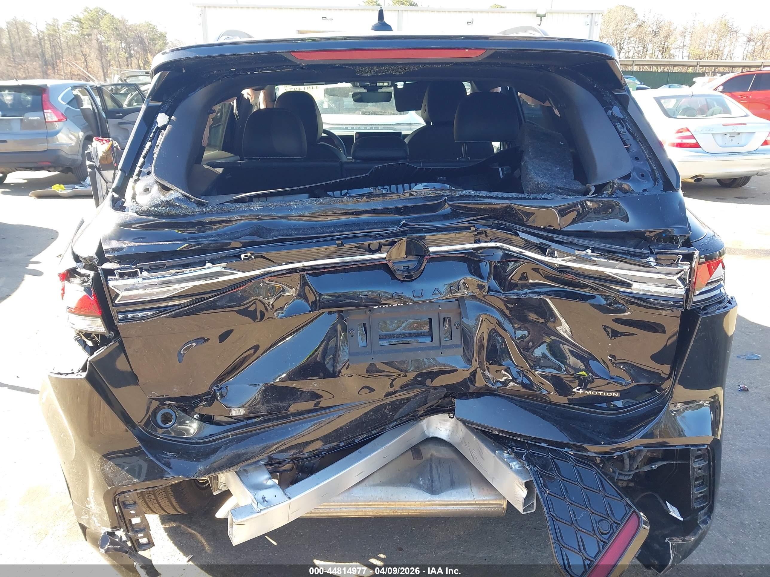 VOLKSWAGEN TIGUAN image 6