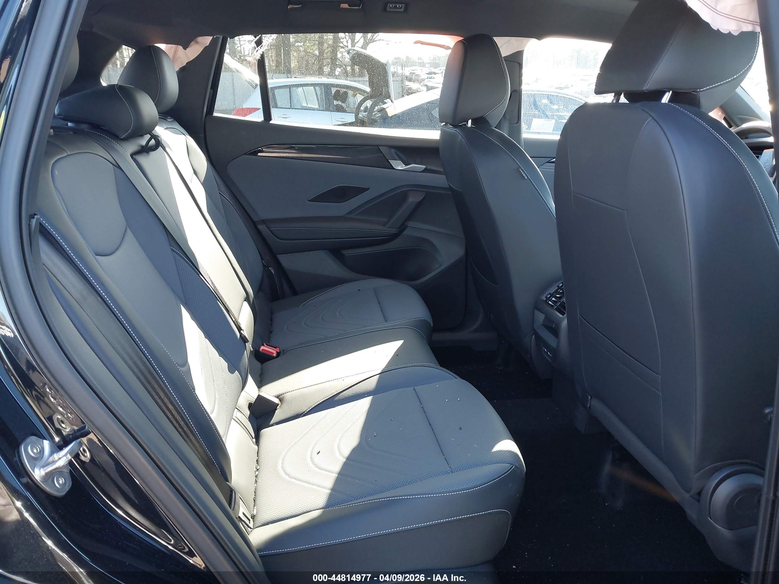 VOLKSWAGEN TIGUAN image 8