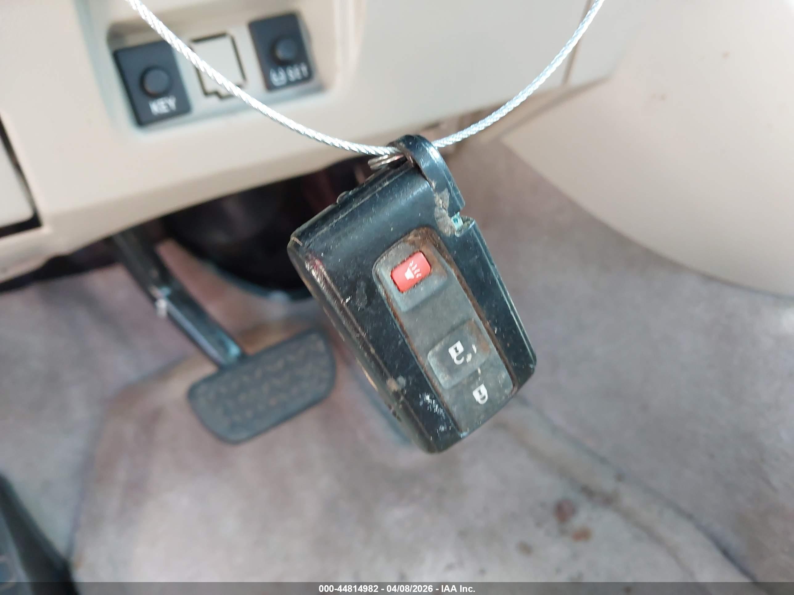 TOYOTA PRIUS image 11