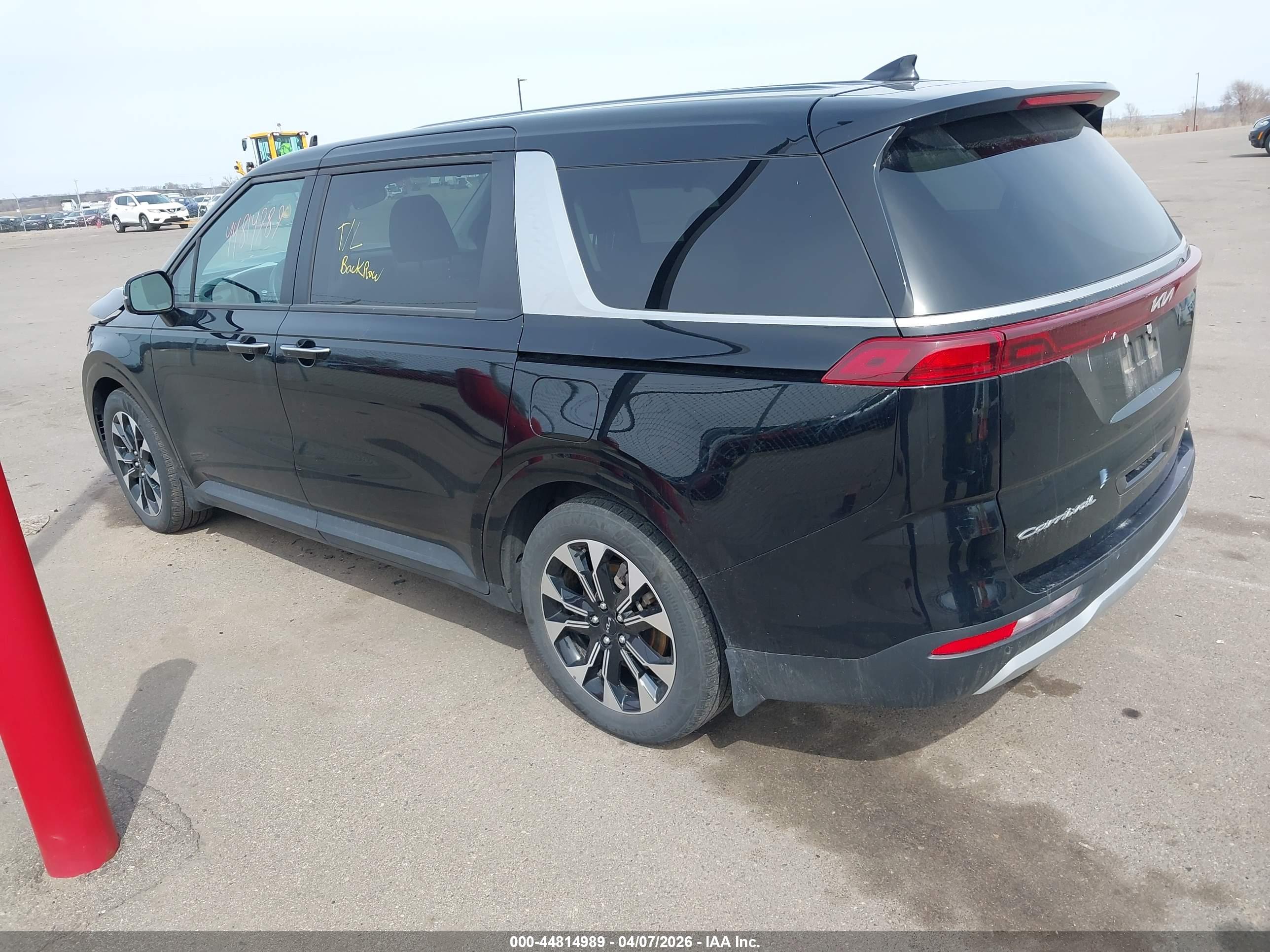 KIA CARNIVAL image 3