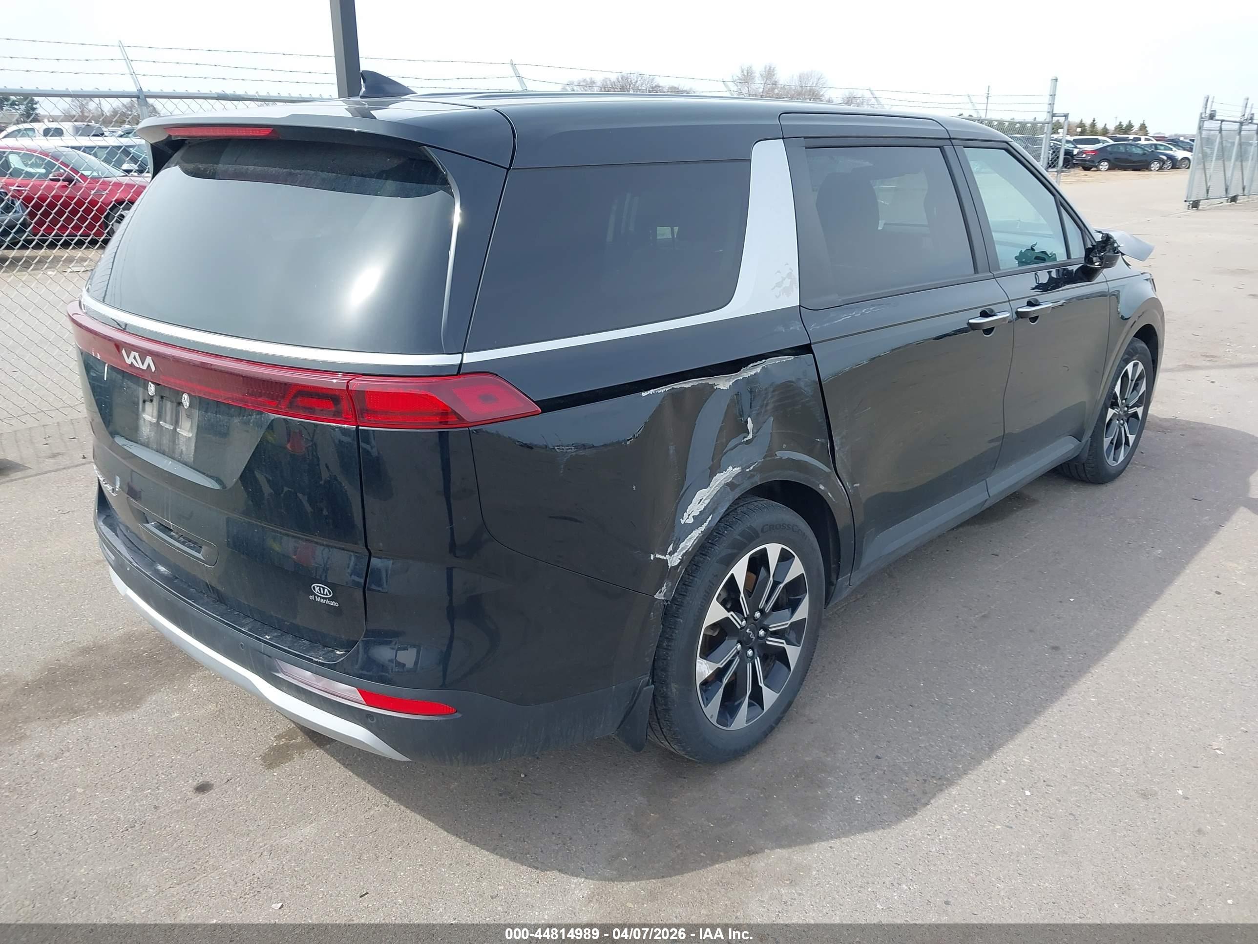 KIA CARNIVAL image 4
