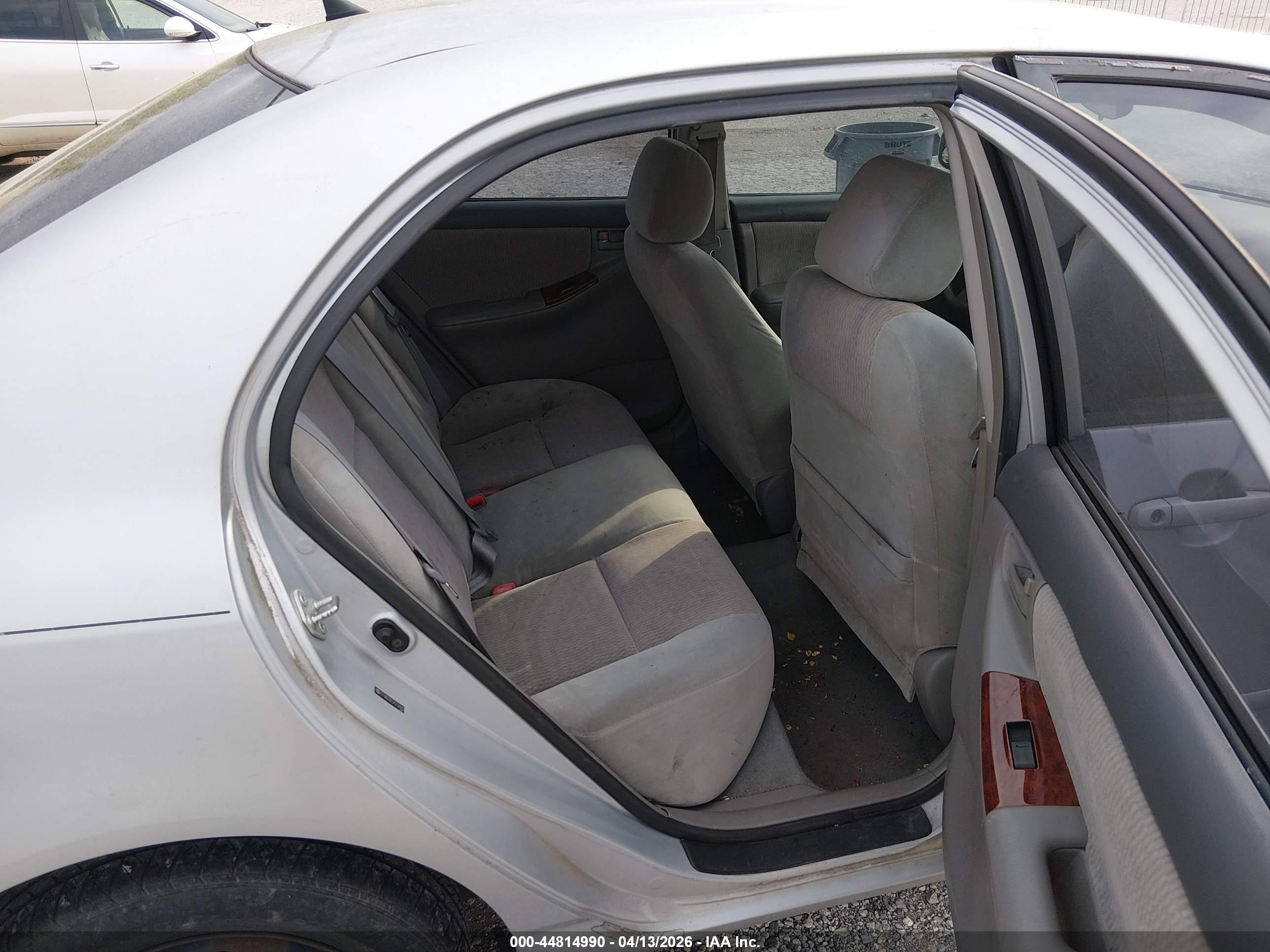 TOYOTA COROLLA image 8