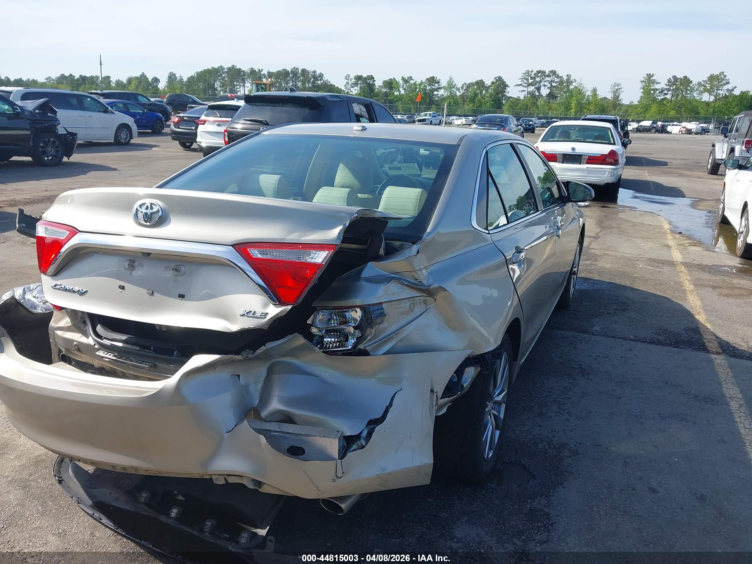 TOYOTA CAMRY image 4