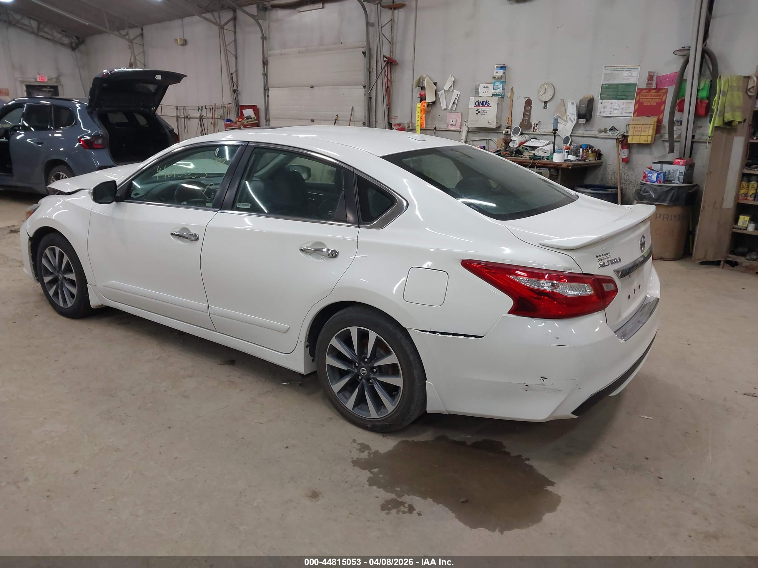 NISSAN ALTIMA image 3