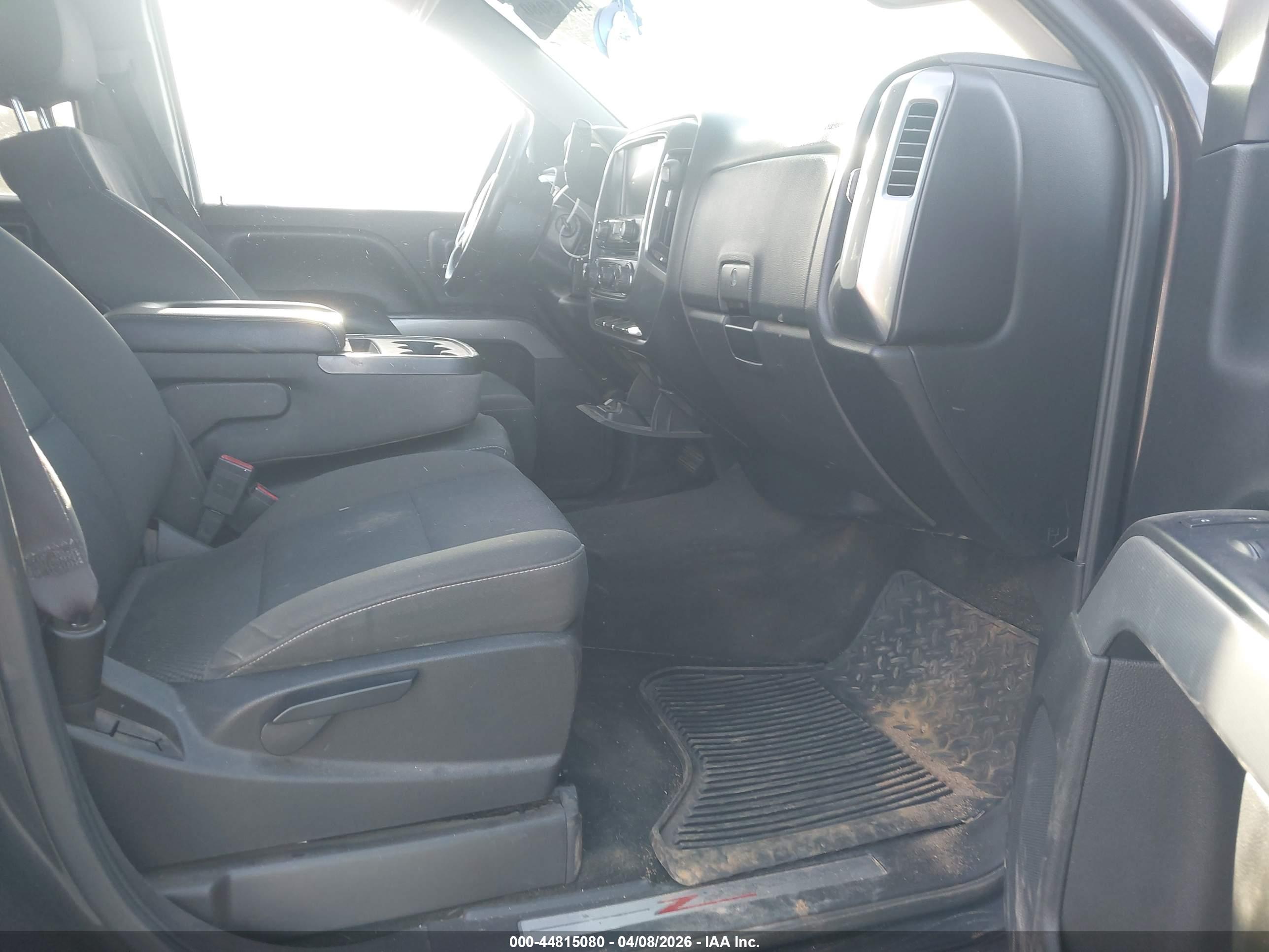 CHEVROLET SILVERADO image 5