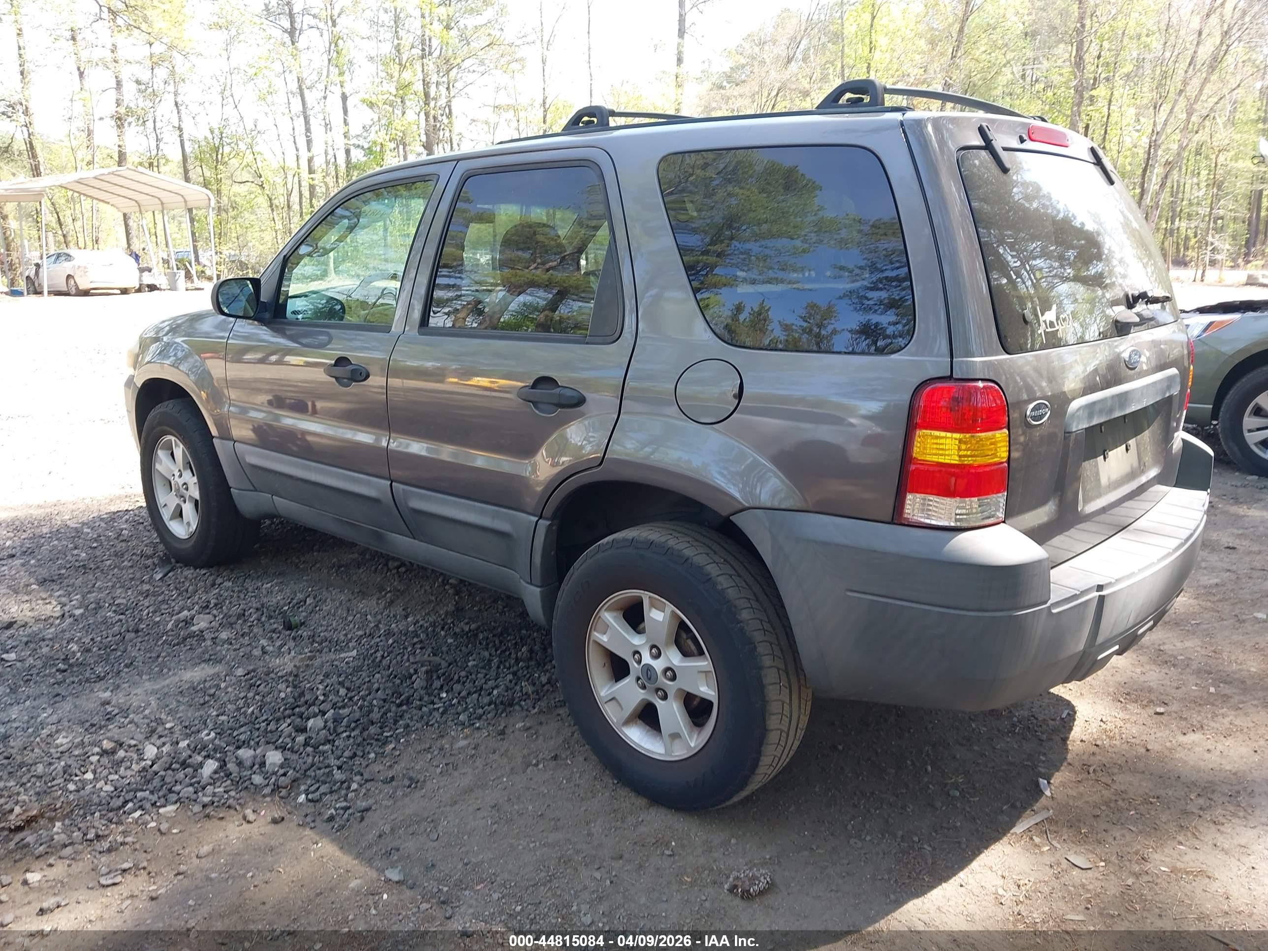 FORD ESCAPE image 3