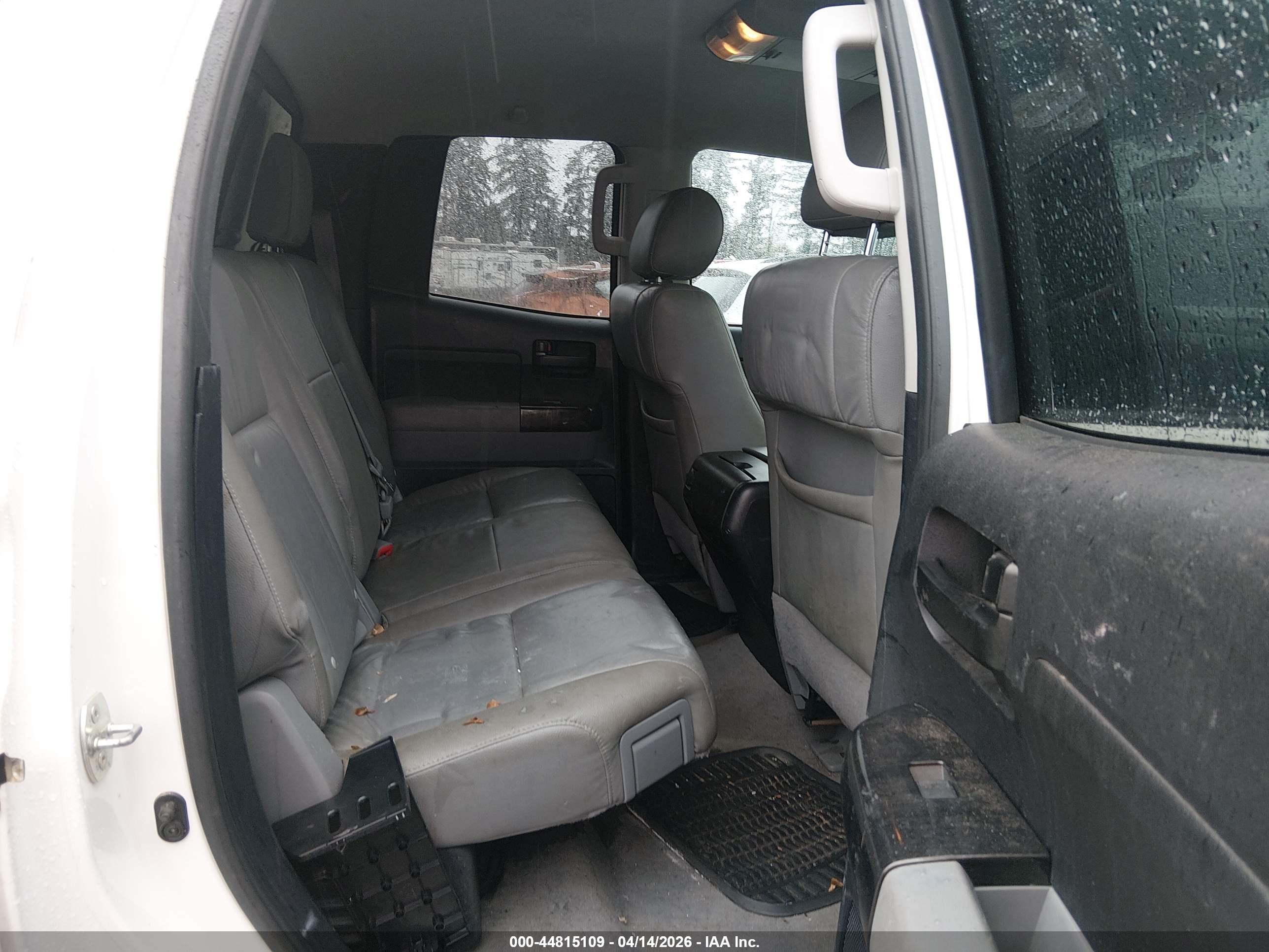 TOYOTA TUNDRA image 8