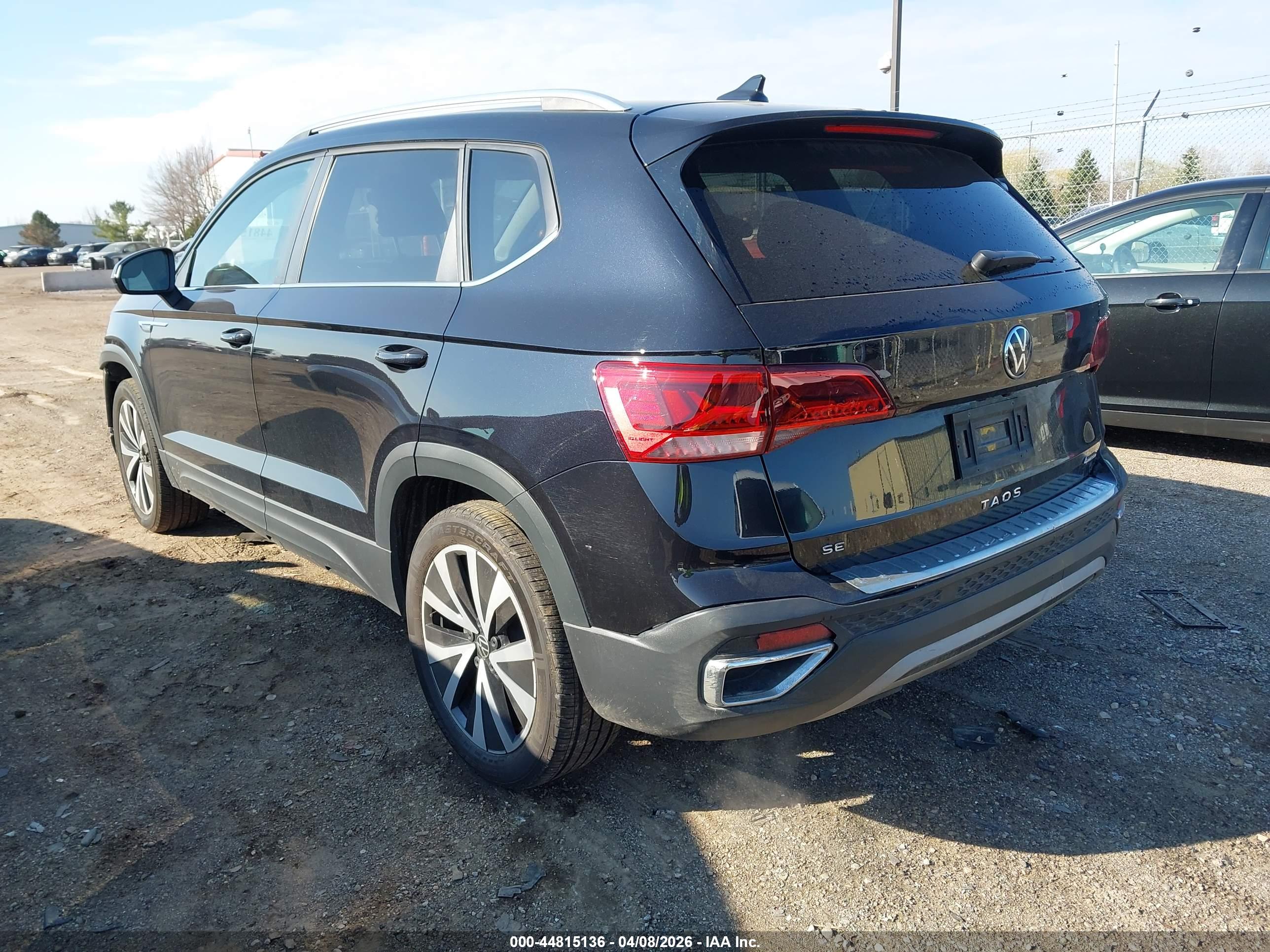VOLKSWAGEN TAOS image 3