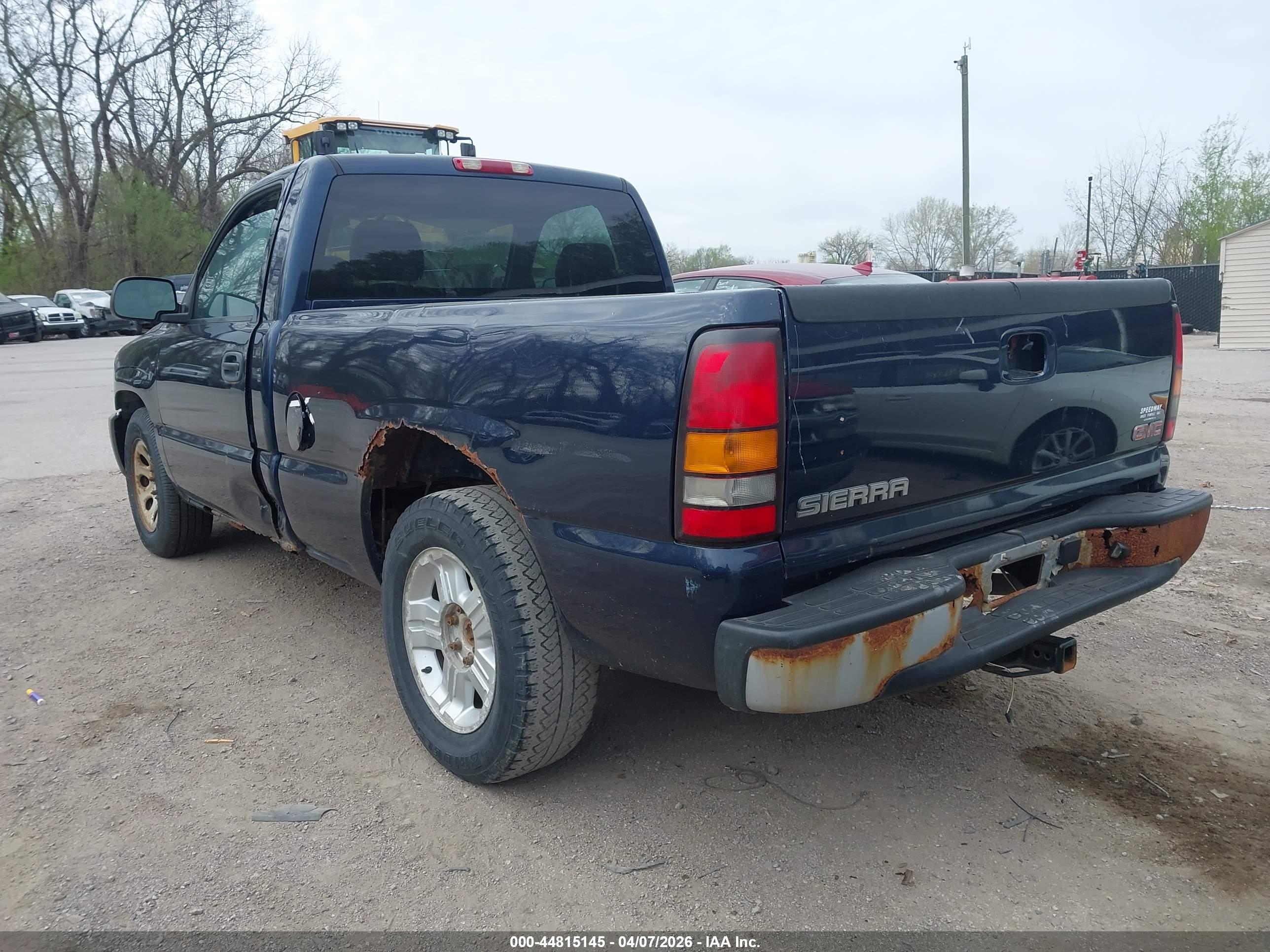 GMC SIERRA image 3