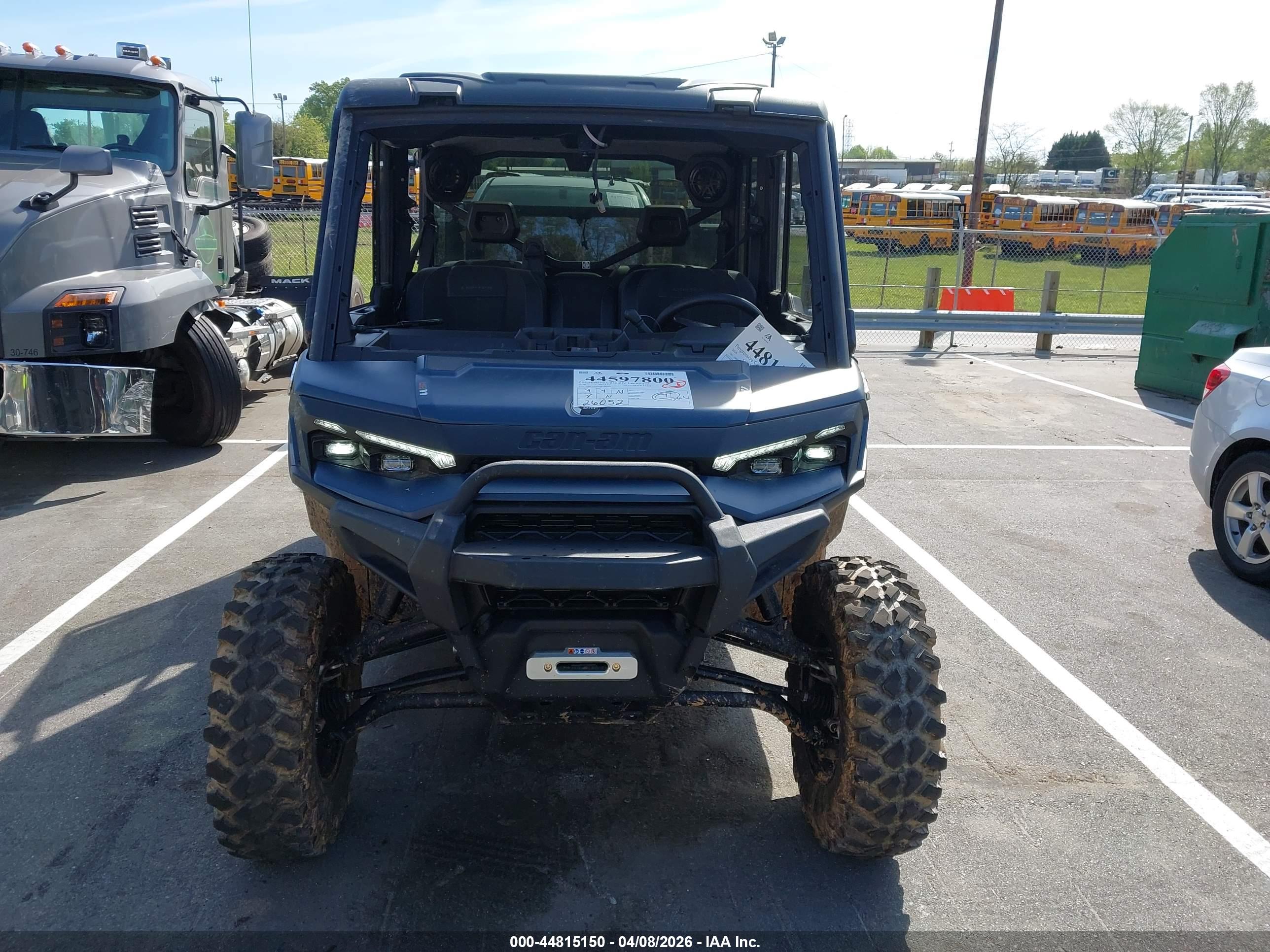 CAN-AM DEFENDER image 5