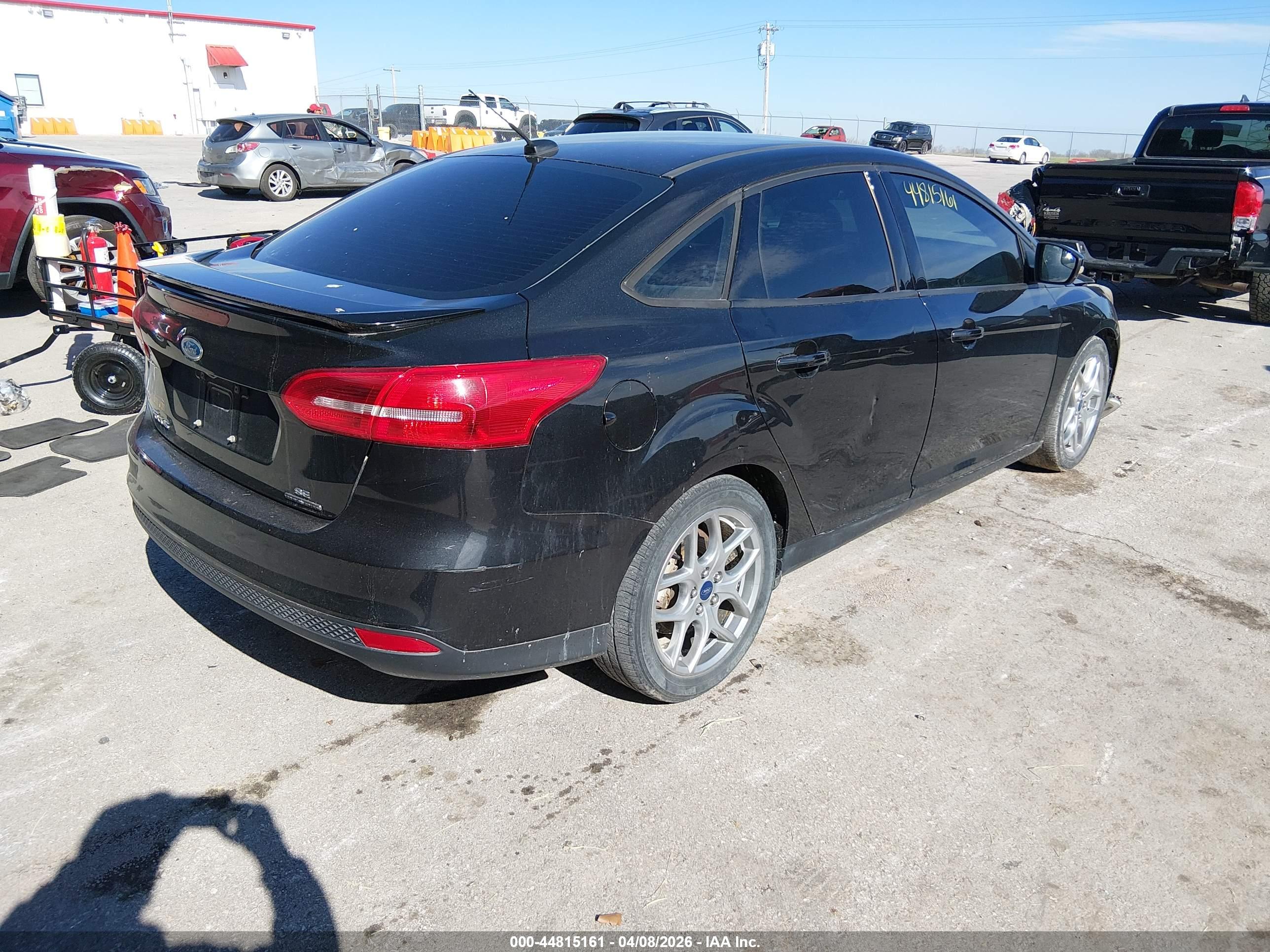 FORD FOCUS image 4