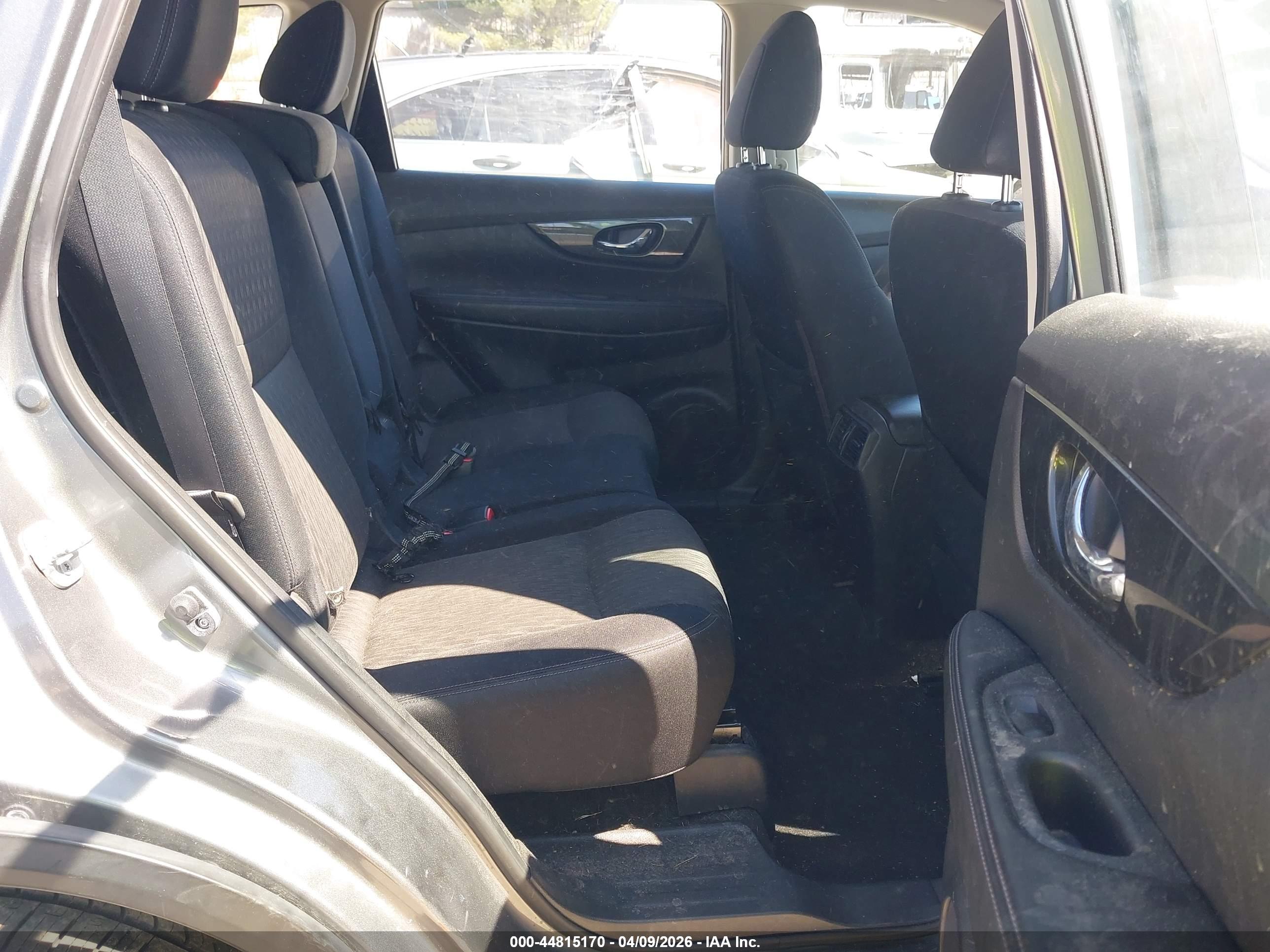NISSAN ROGUE image 8