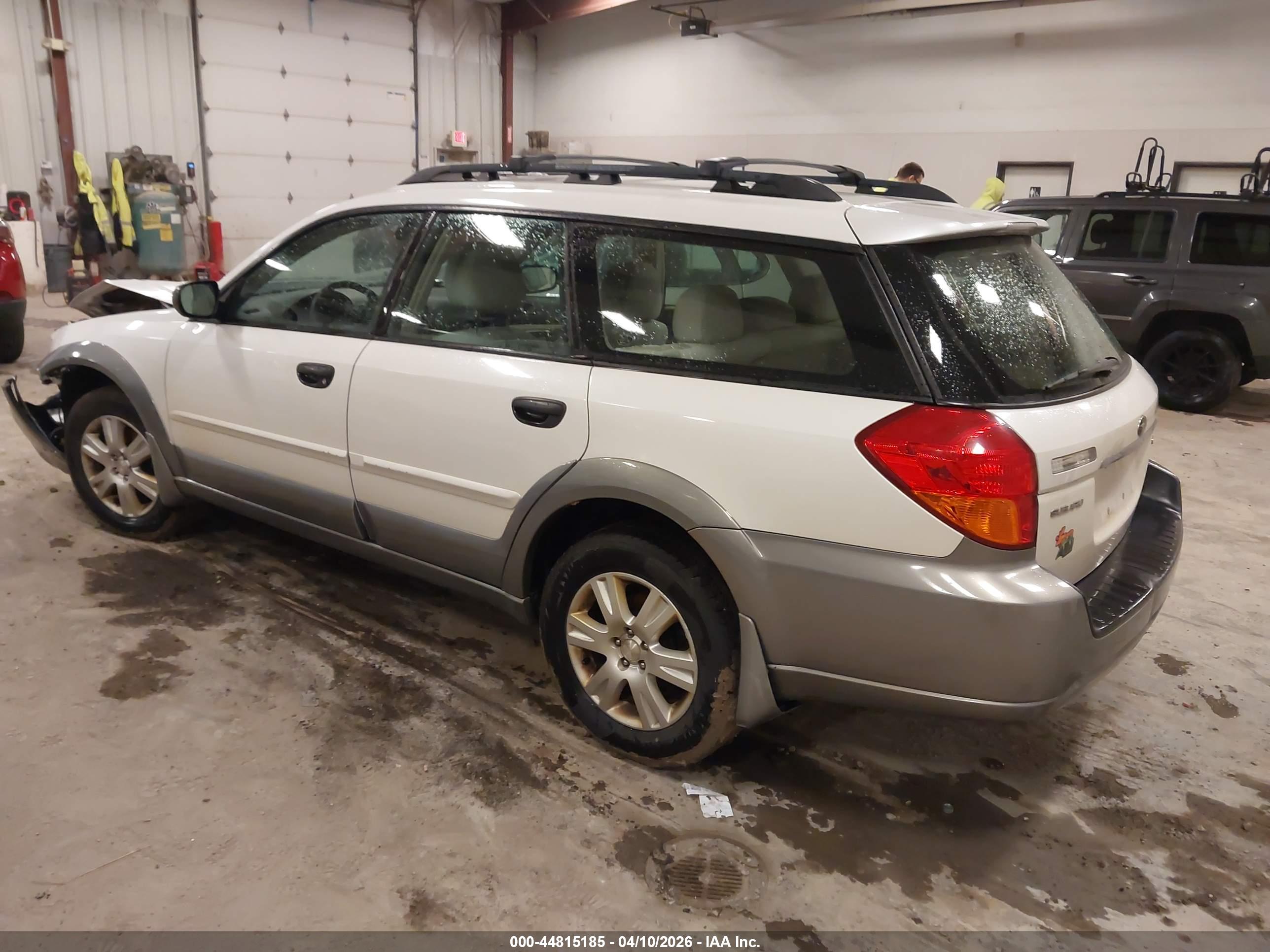 SUBARU OUTBACK image 3