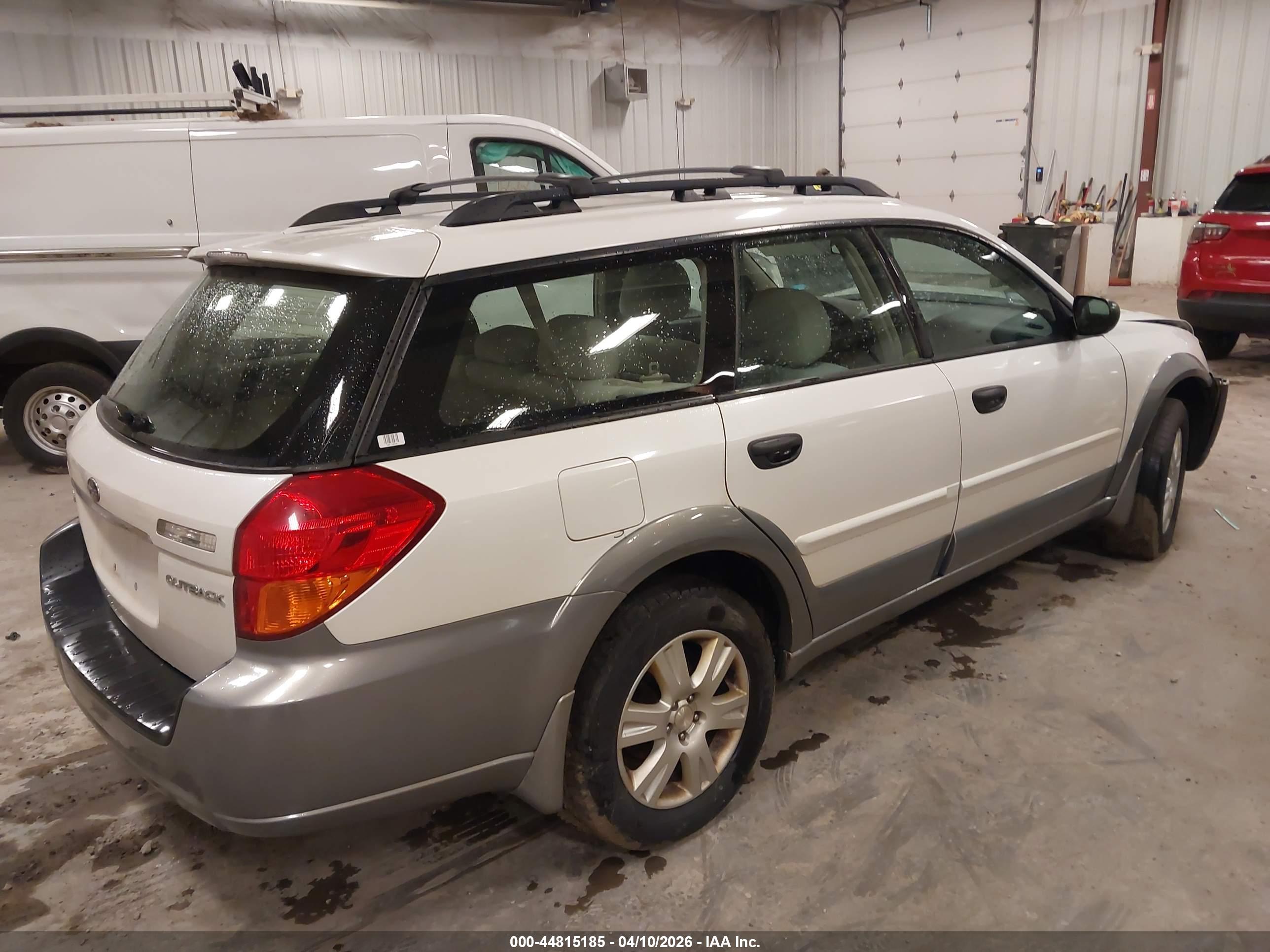 SUBARU OUTBACK image 4