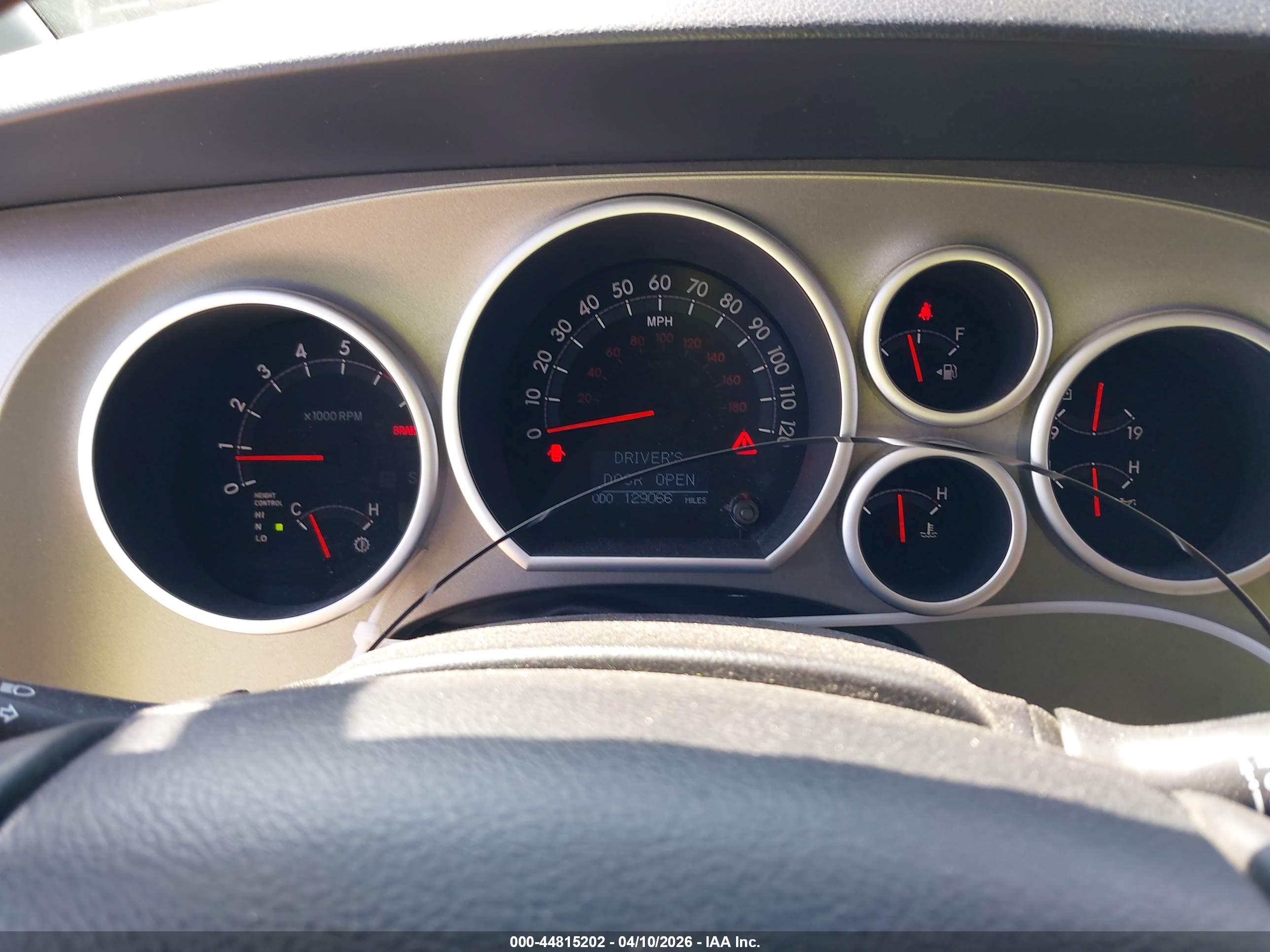 TOYOTA SEQUOIA image 7
