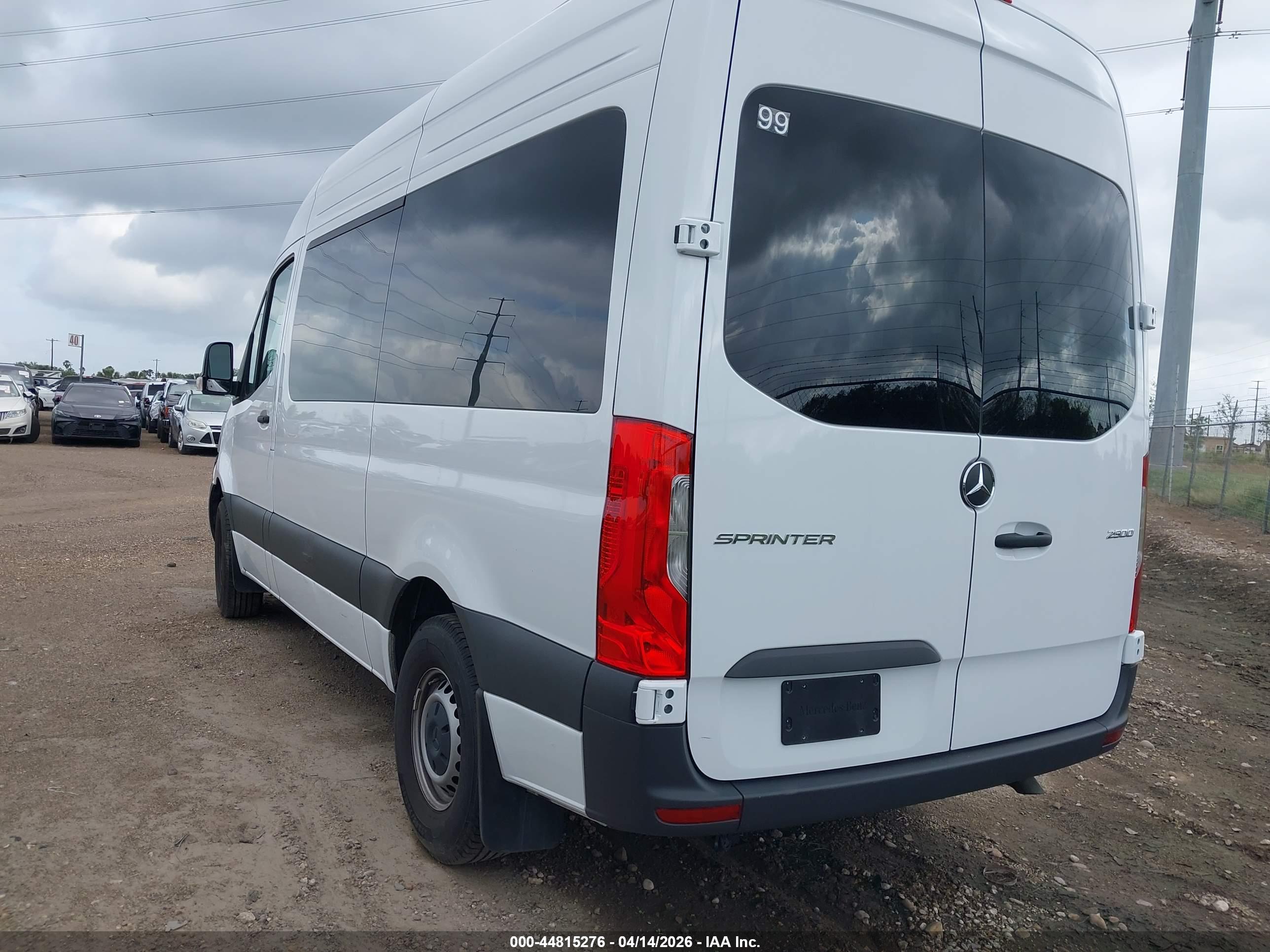 MERCEDES-BENZ SPRINTER image 3