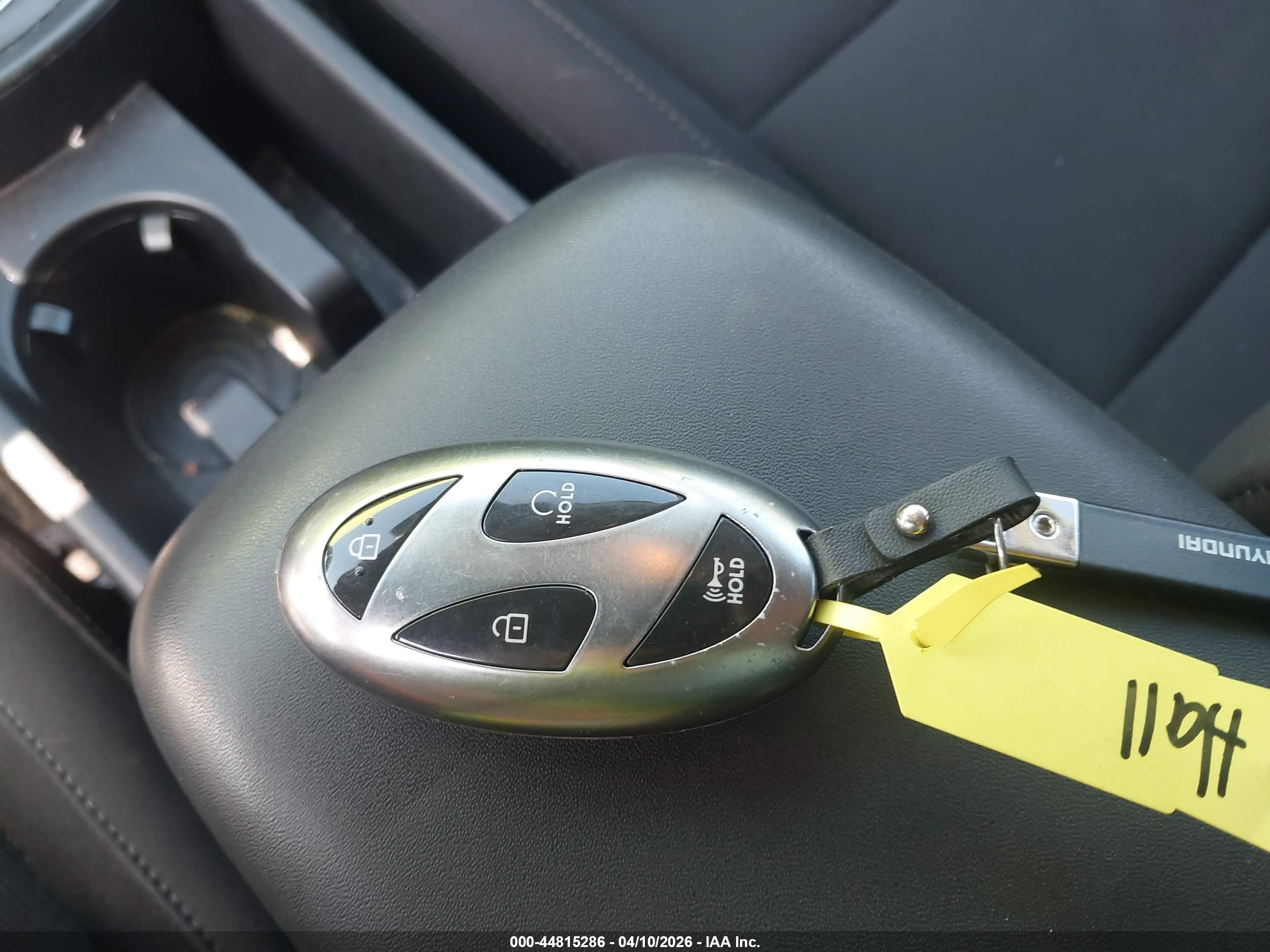 HYUNDAI KONA image 11