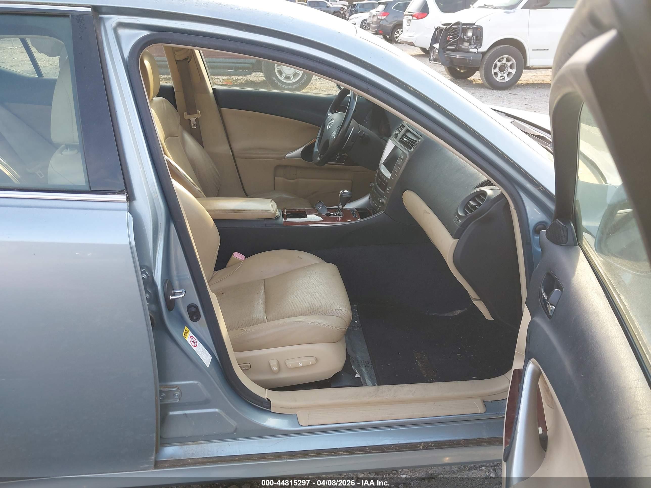 LEXUS IS image 5