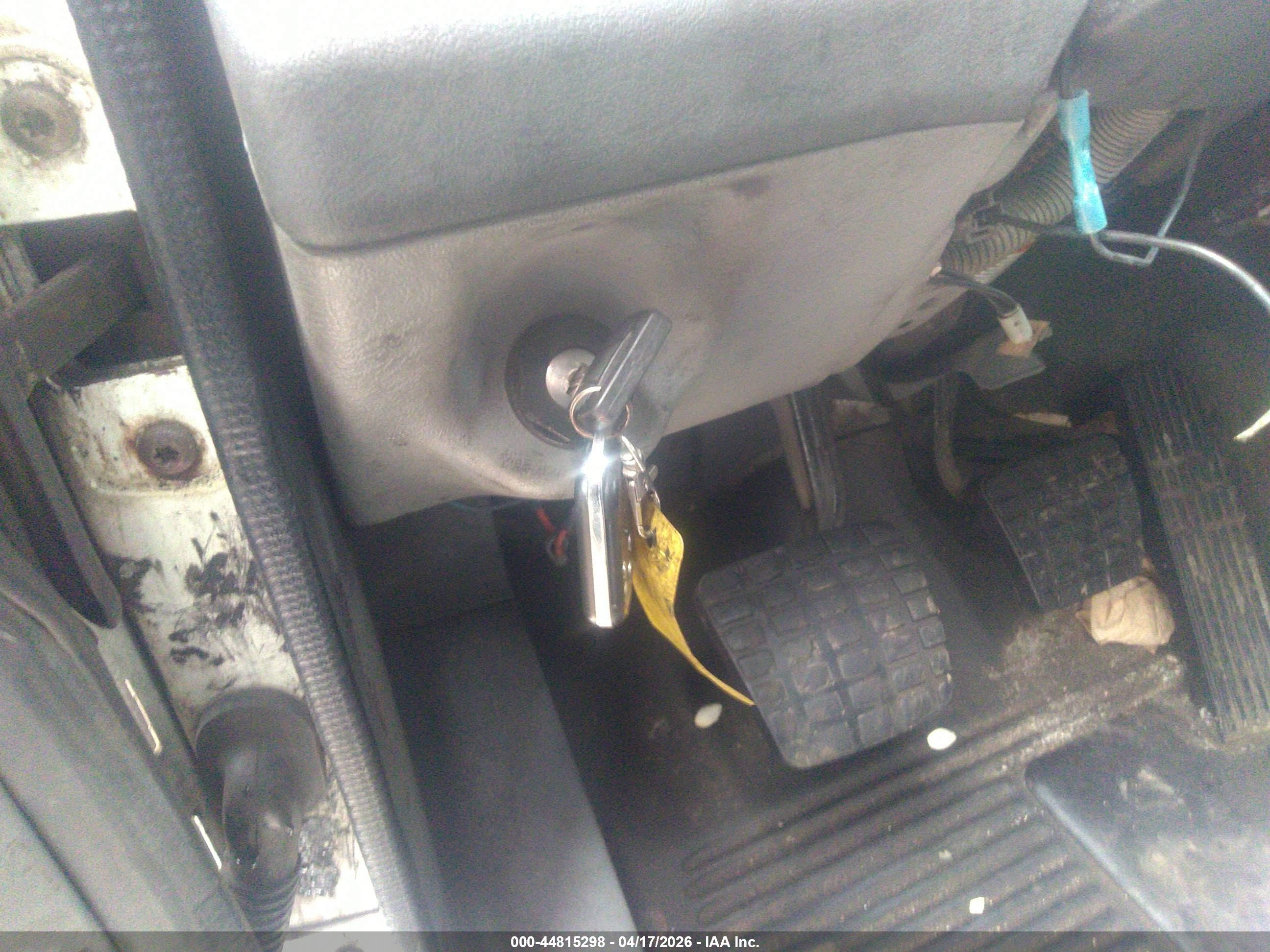 FREIGHTLINER CONVENTIONAL image 11