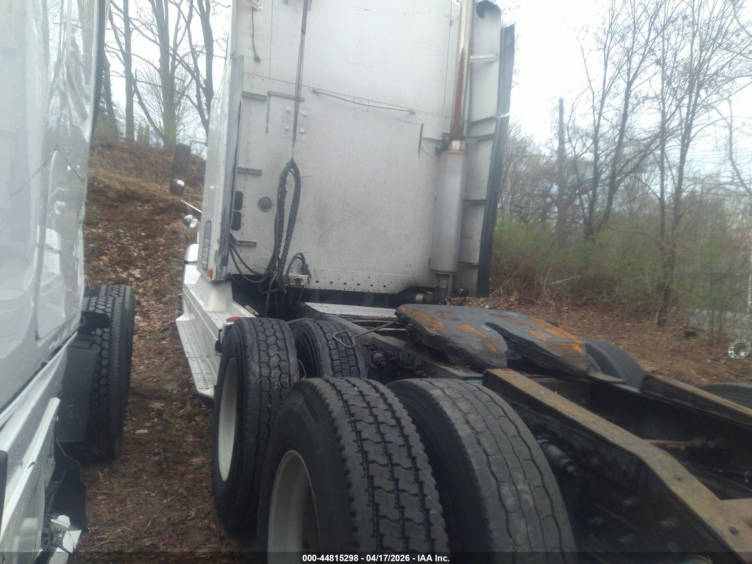 FREIGHTLINER CONVENTIONAL image 3