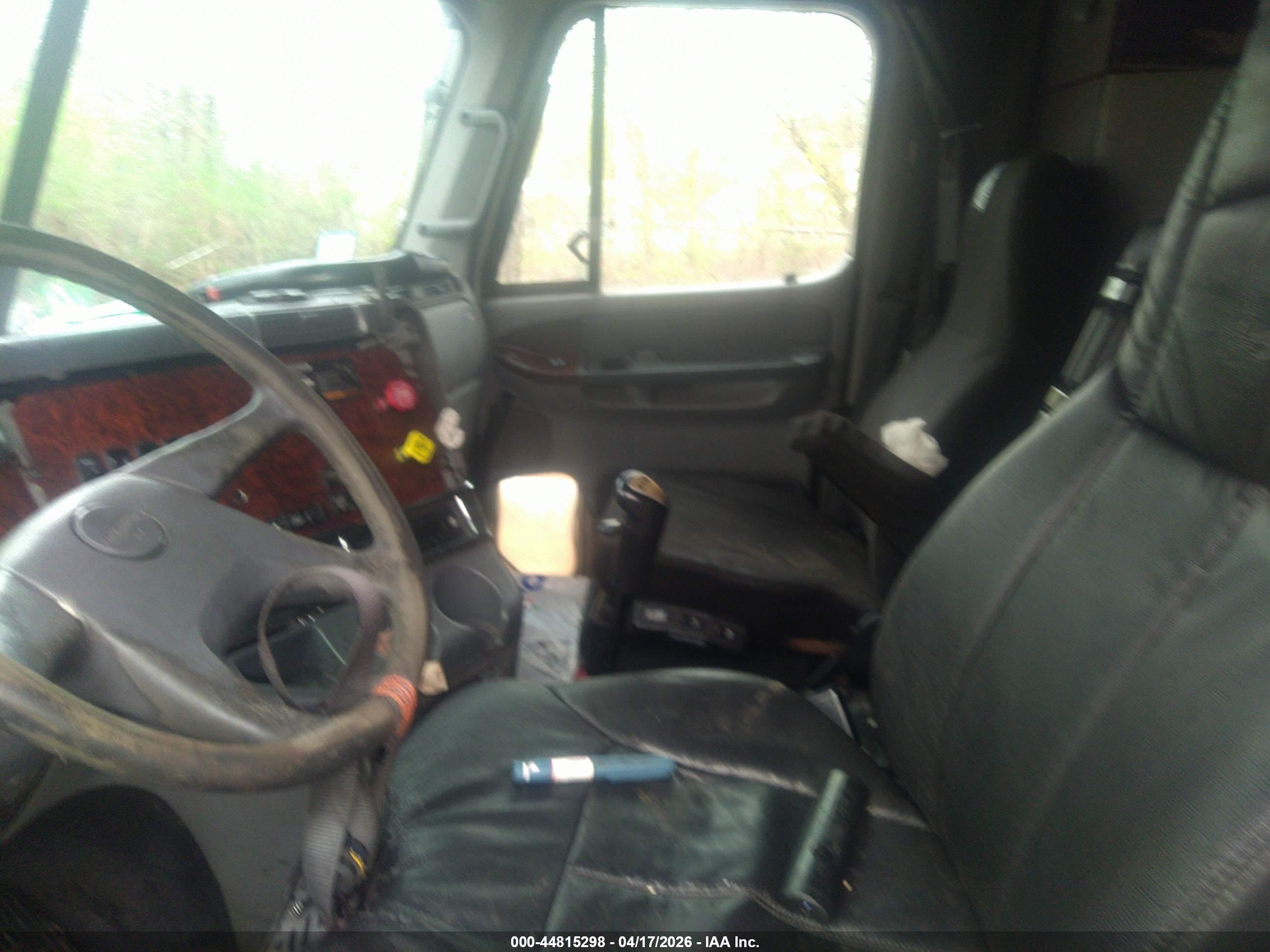 FREIGHTLINER CONVENTIONAL image 5