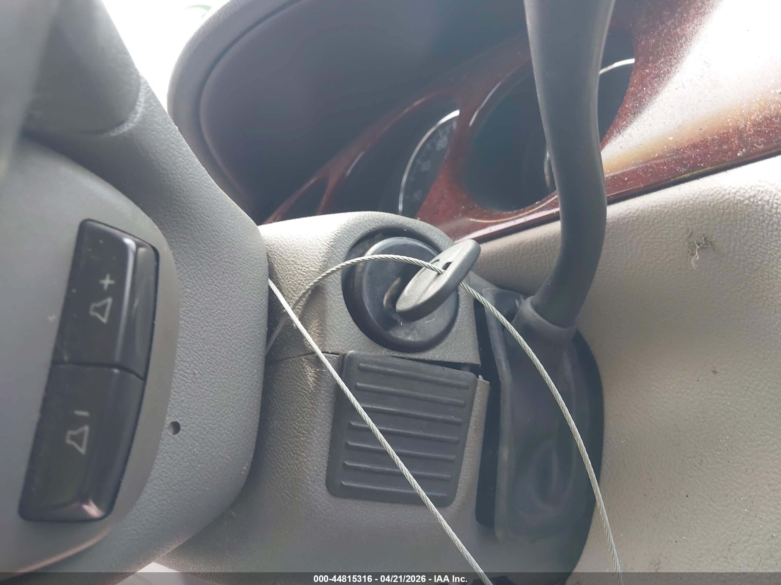 BUICK LUCERNE image 11