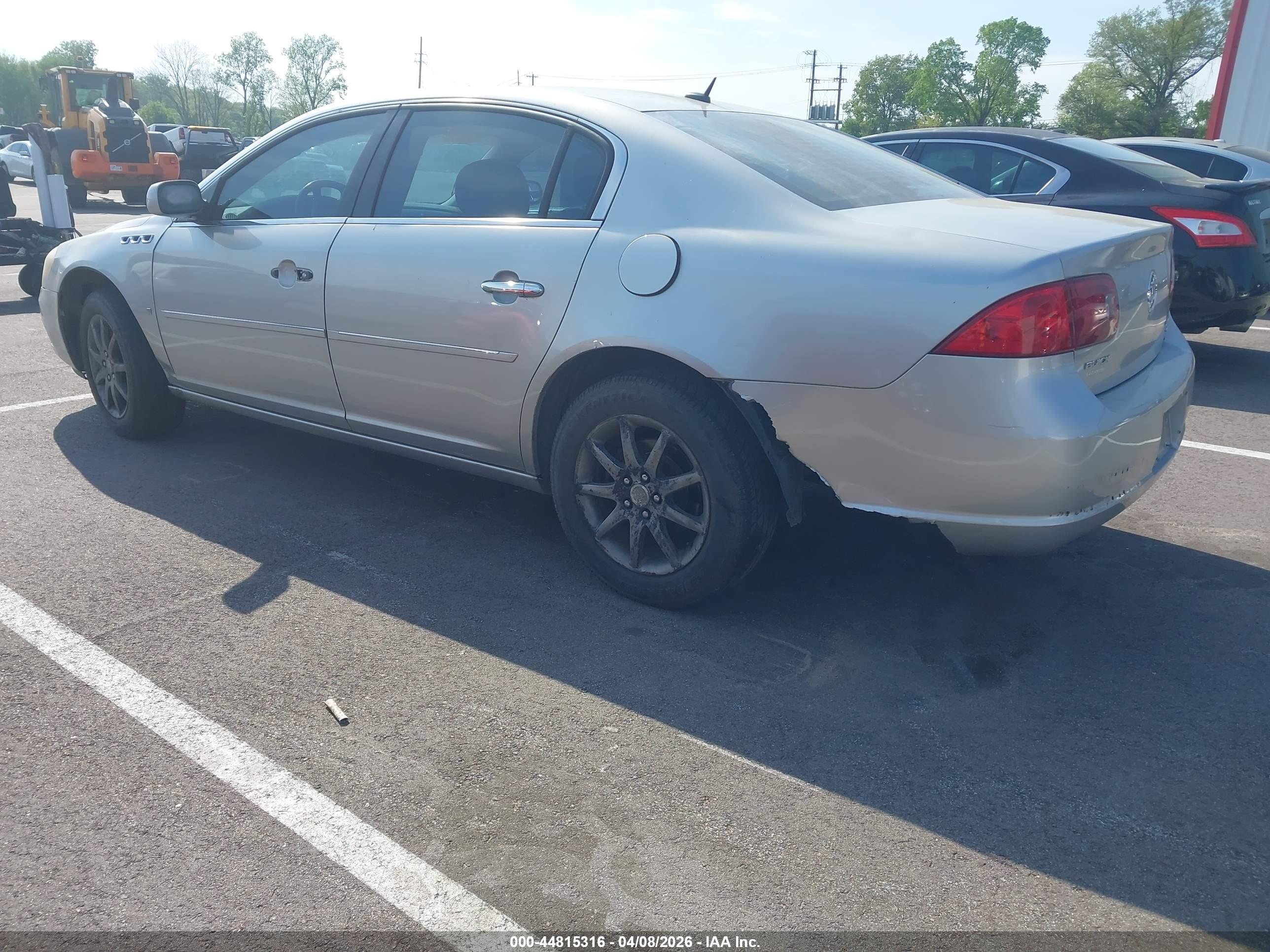 BUICK LUCERNE image 3