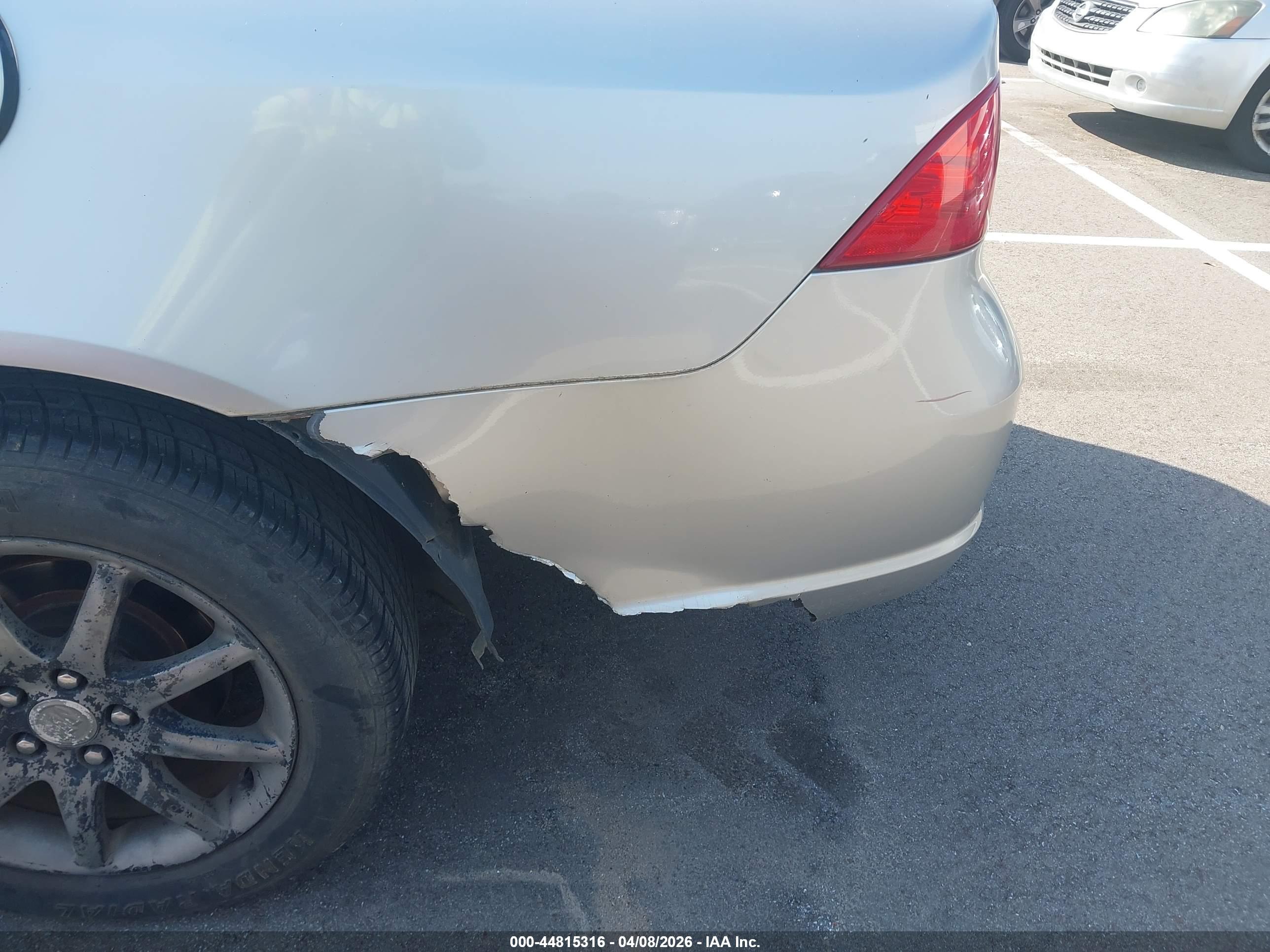 BUICK LUCERNE image 6