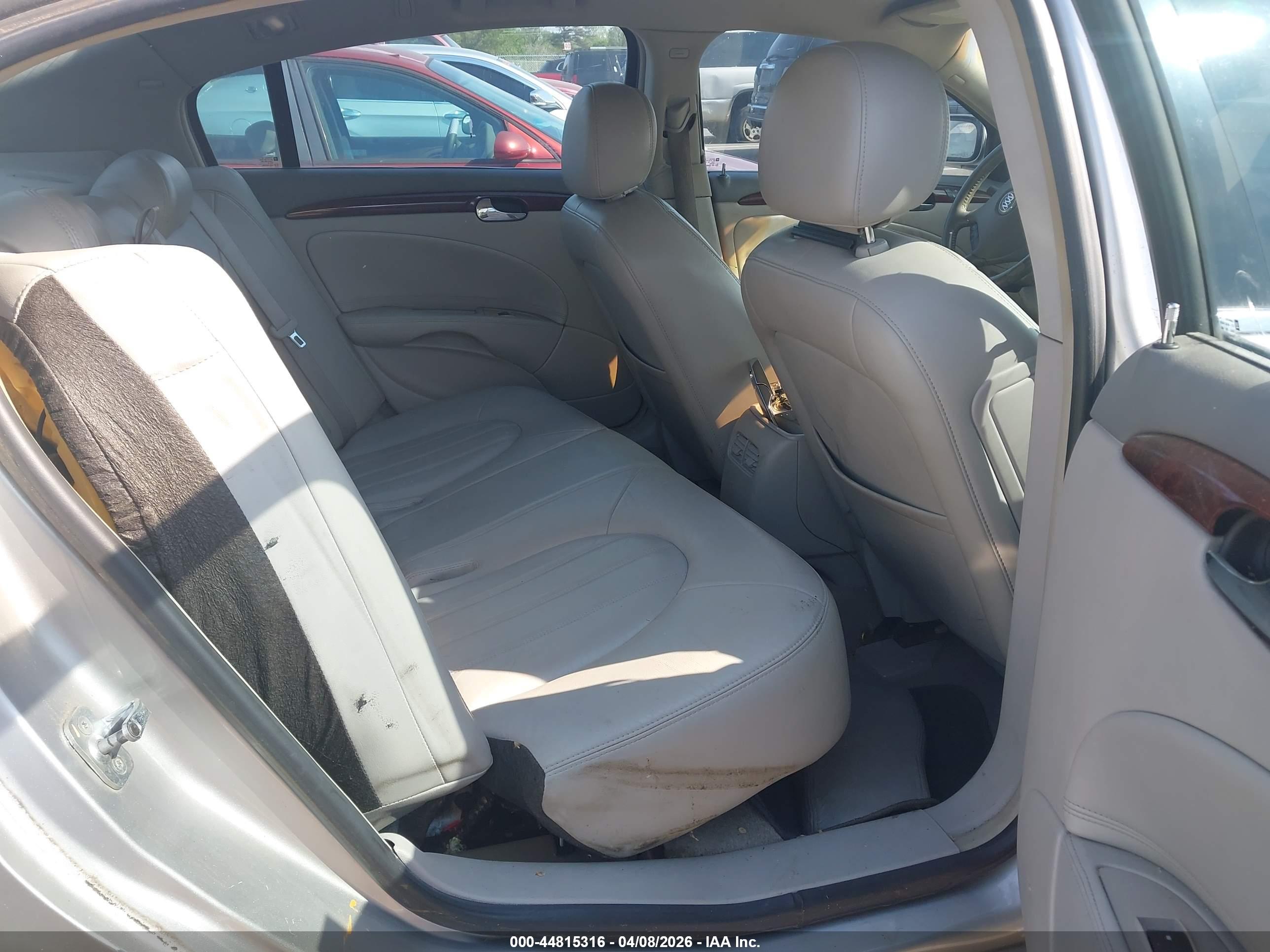 BUICK LUCERNE image 8