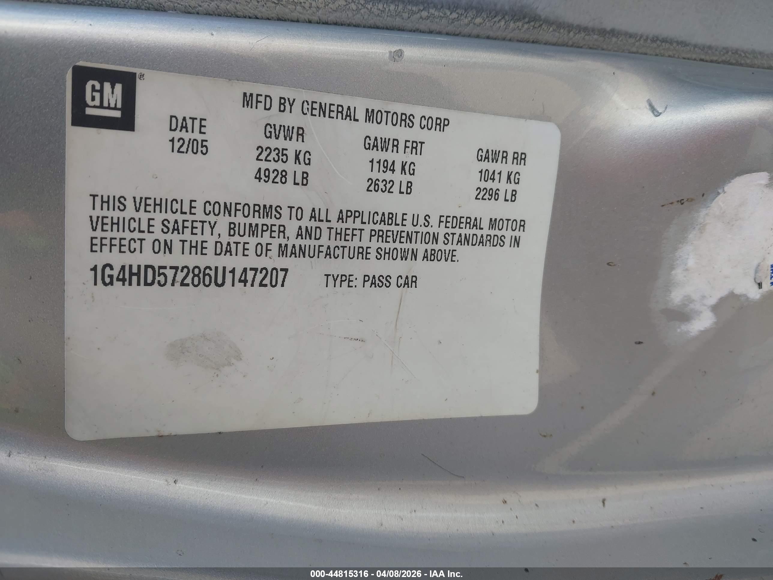 BUICK LUCERNE image 9