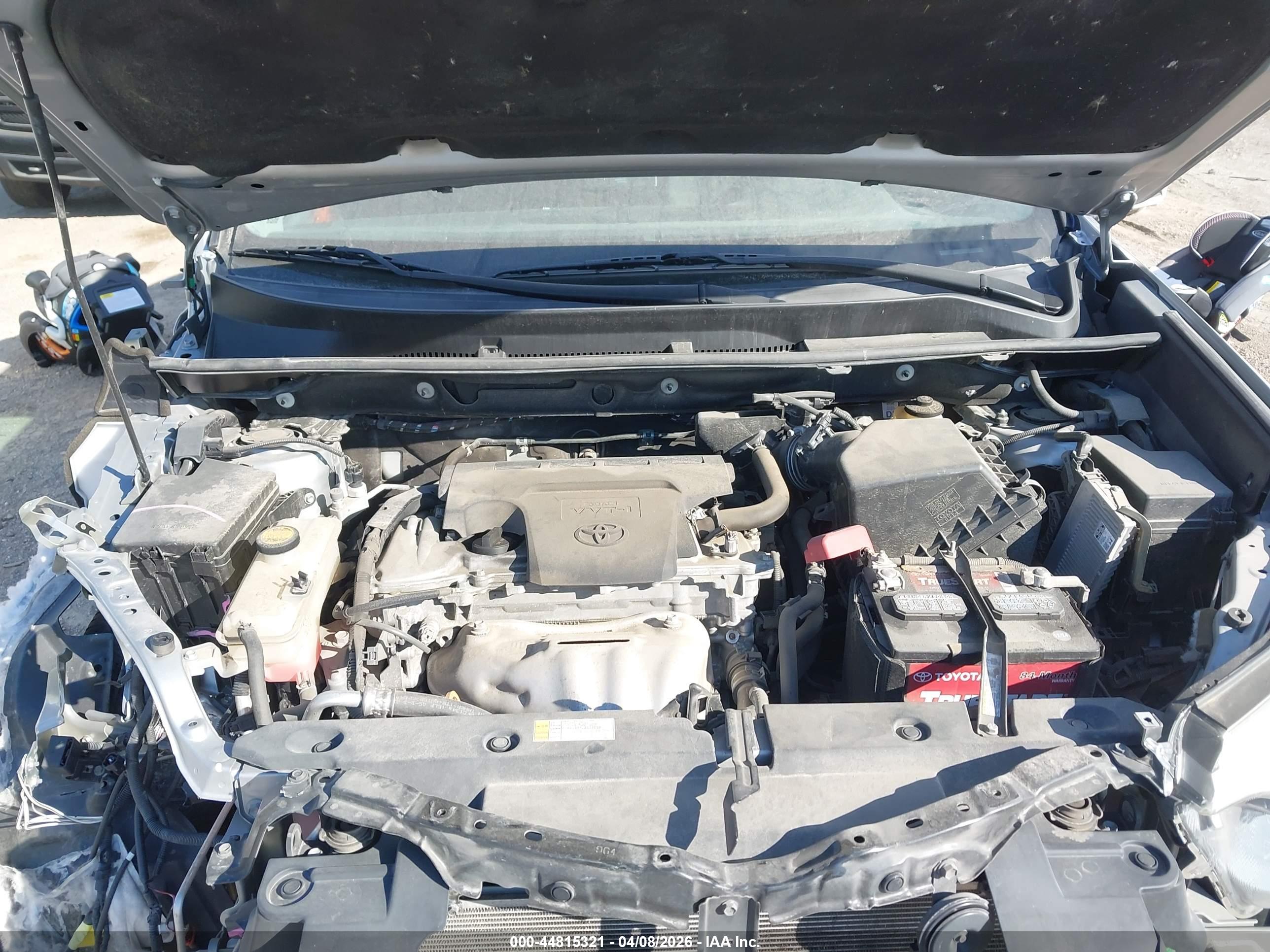 TOYOTA RAV4 image 10